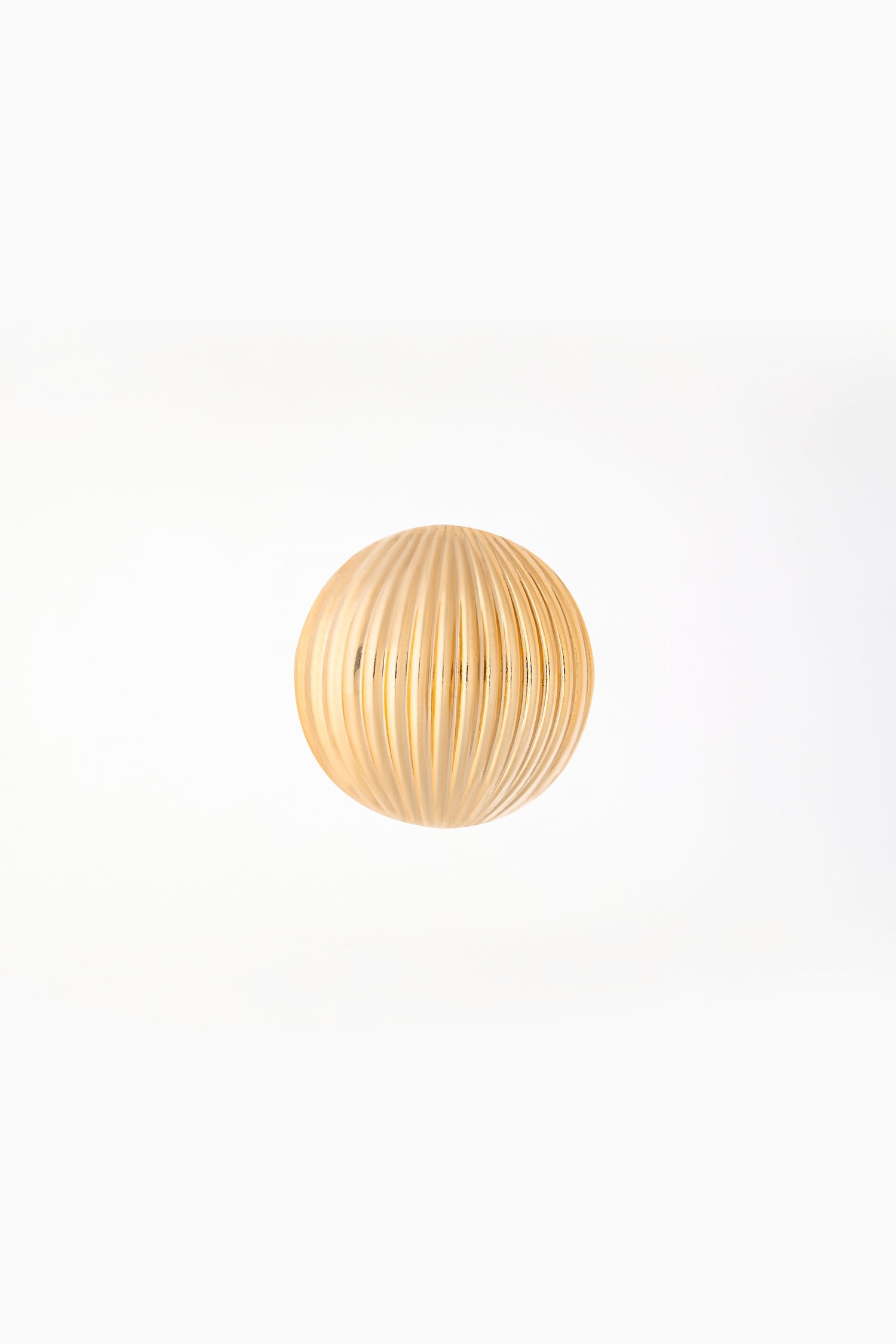 Anello Con Design Sferico e Dettagli Intagliati in Ottone Placcato Oro Marlene
