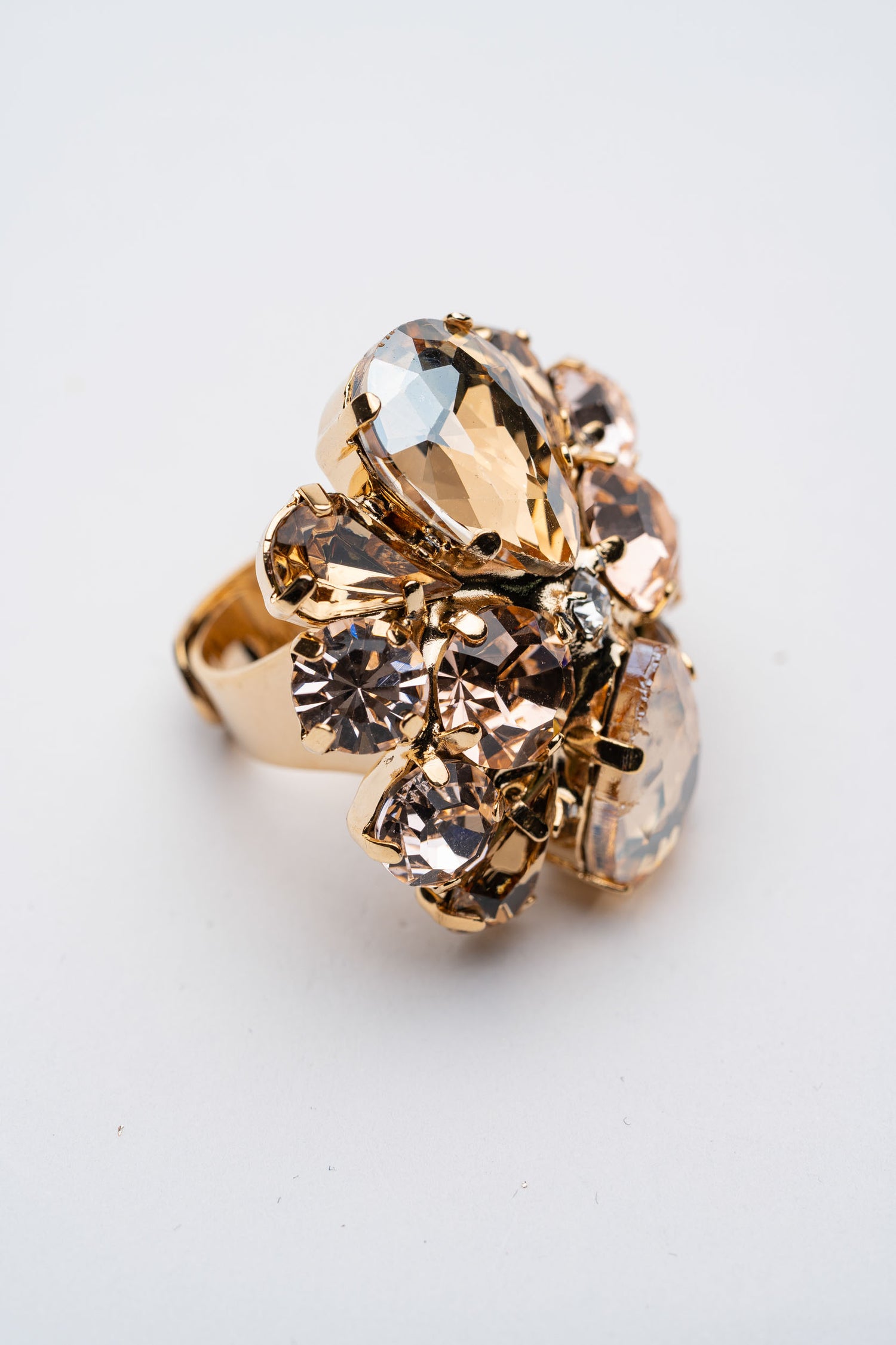 Anello Bouquet di Cristalli multicolore su base dorata con Pietre Preziose