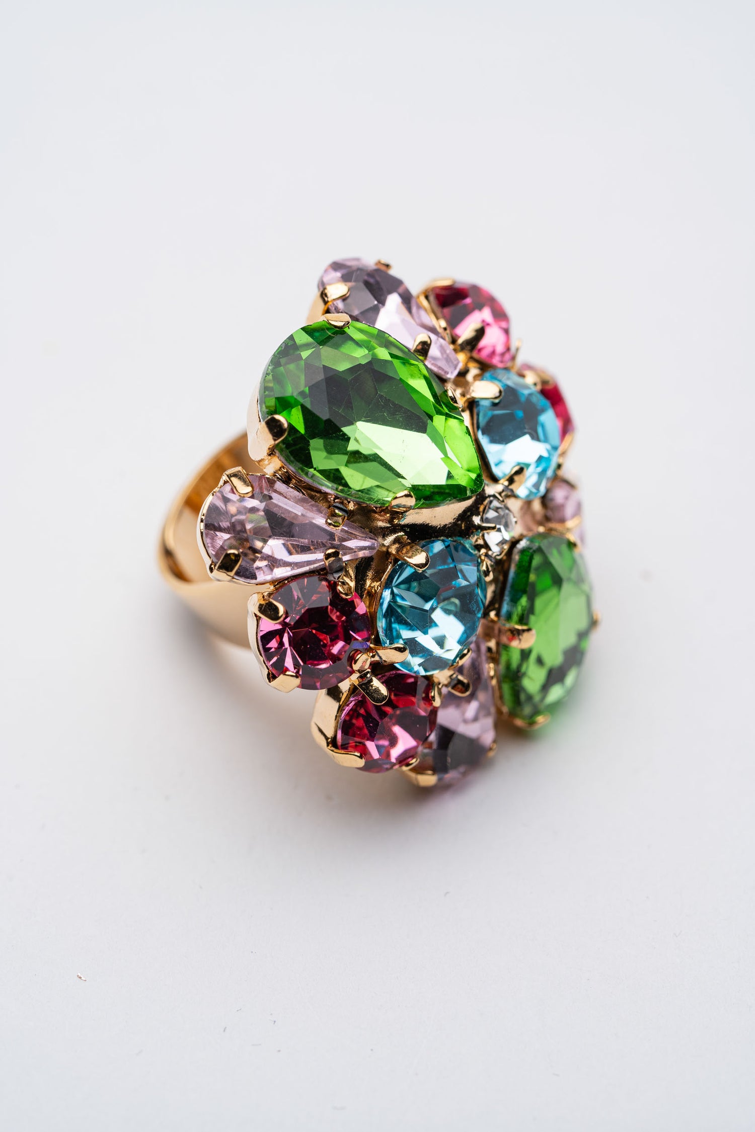 Anello Bouquet di Cristalli multicolore su base dorata con Pietre Preziose