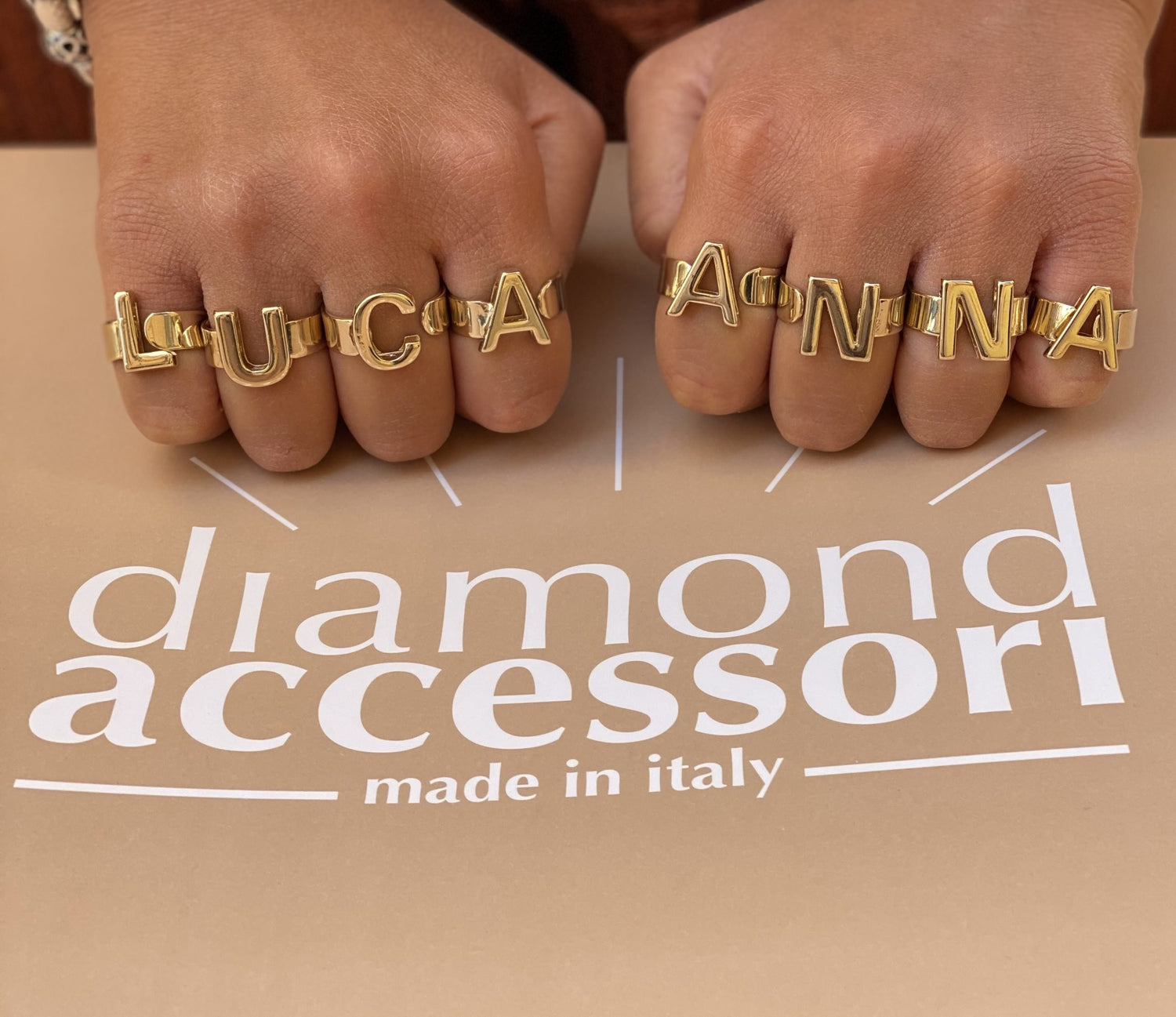 Anello regolabile con Lettera in Metallo