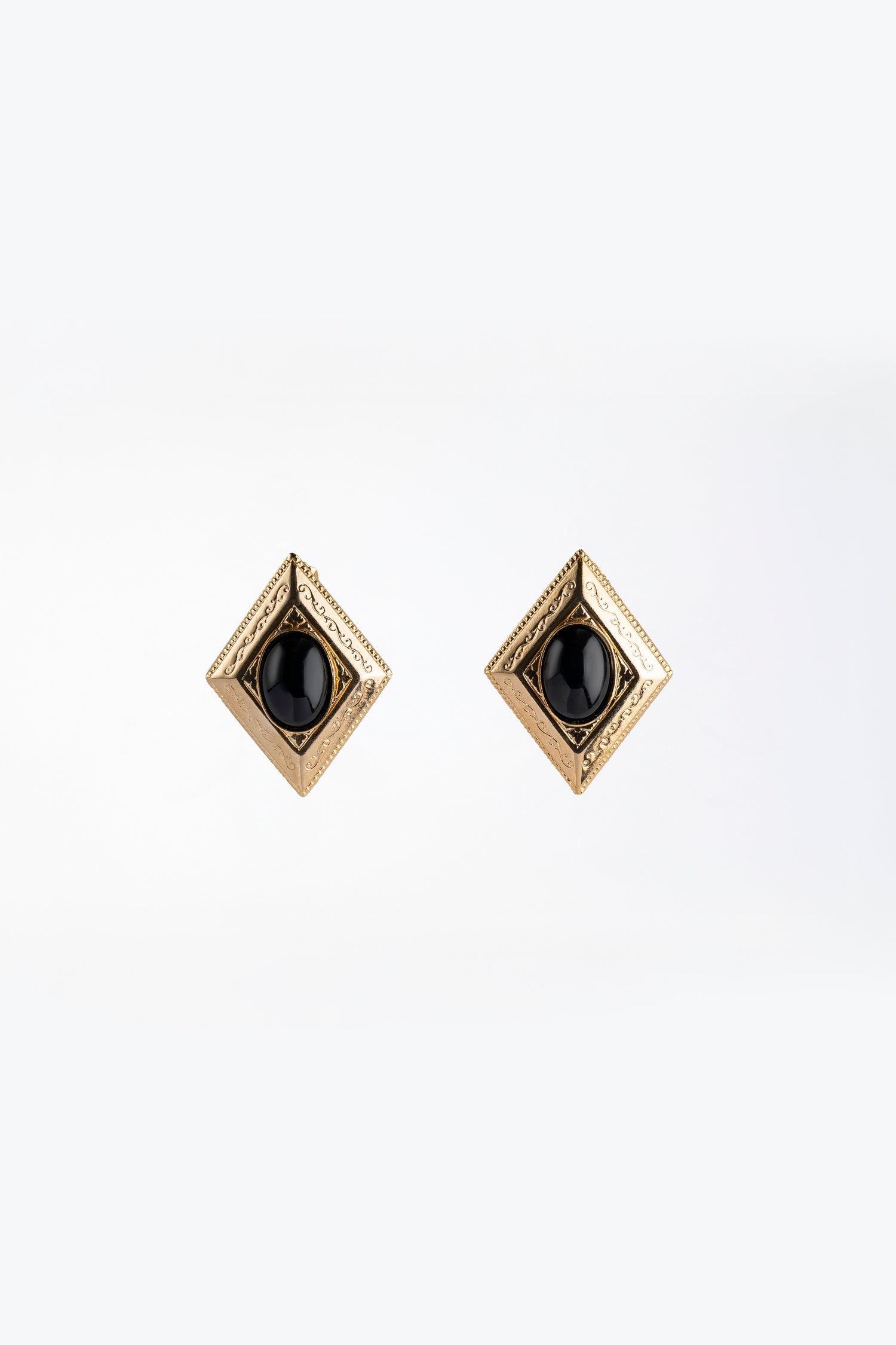 Orecchini Tocco Barocco con Ovale Cabochon Nero