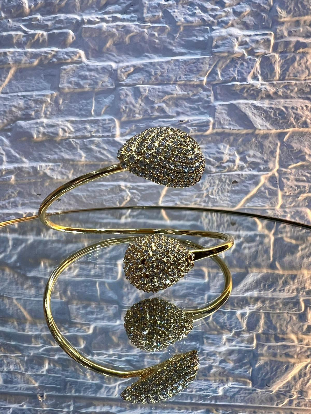Bracciale Doppia Goccia "AMBRA" - Eleganza Scintillante in Strass e Ottone Antiallergico