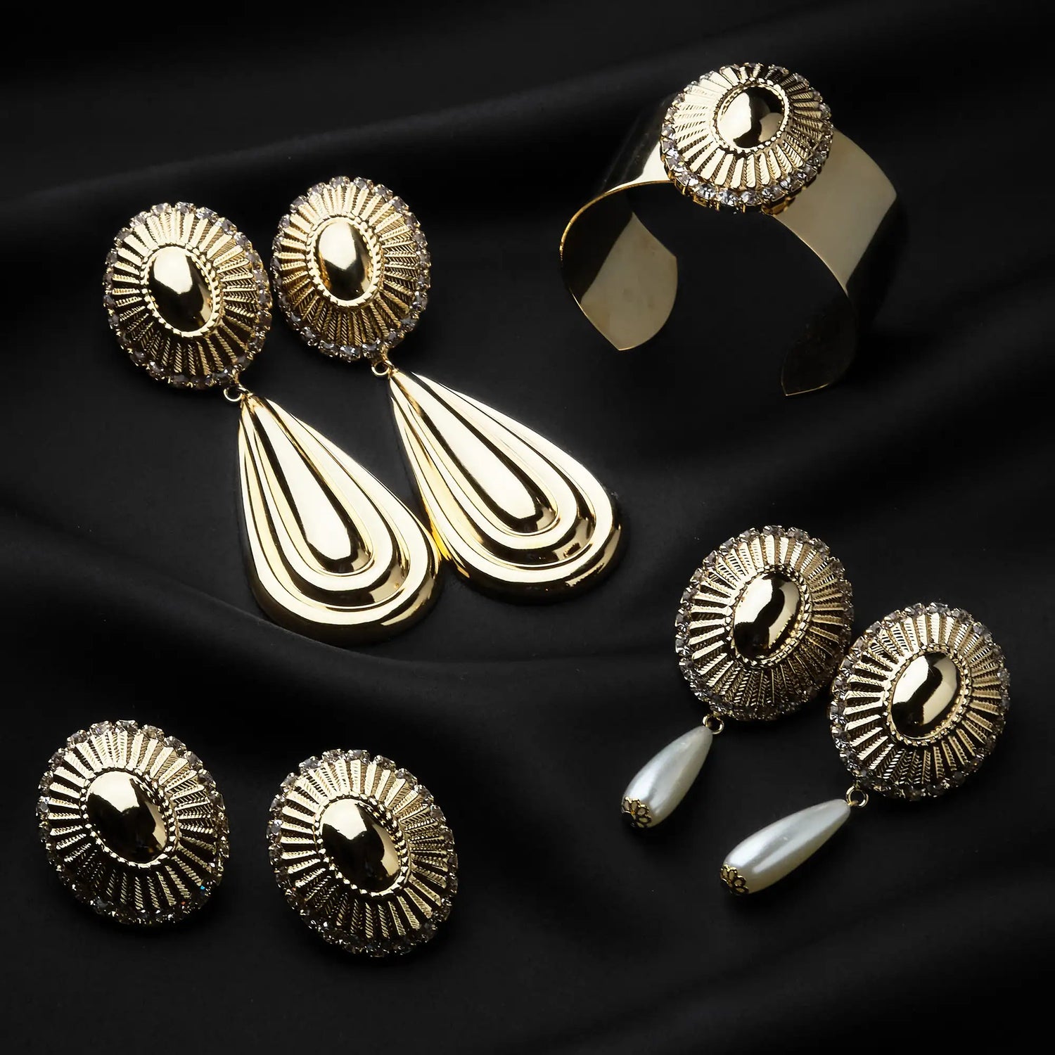 Orecchini a Goccia Eleganti in Ottone con Strass - Disponibili in Oro e Argento