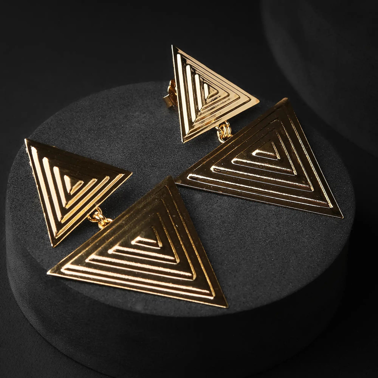 Orecchini Doppio Triangolo in Ottone - Stile Geometrico in Oro e Argento