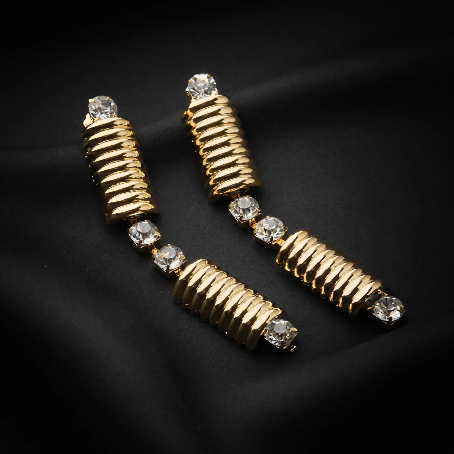 Orecchini Doppia Colonna in Ottone con Strassini - Lusso Verticale in Oro e Argento