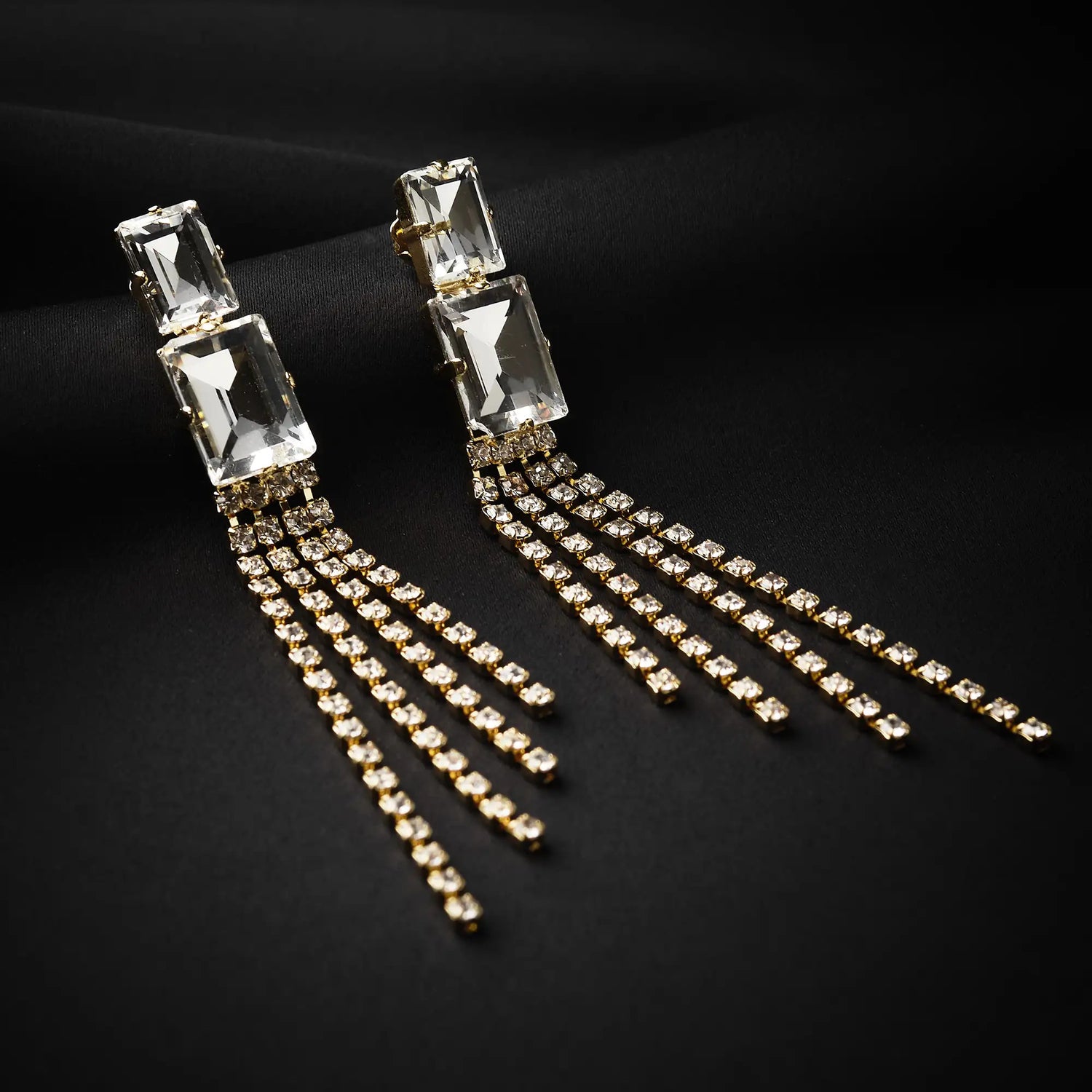 Orecchini a Frange con Strass Grande in Ottone - Eleganza Scintillante e Drammatica