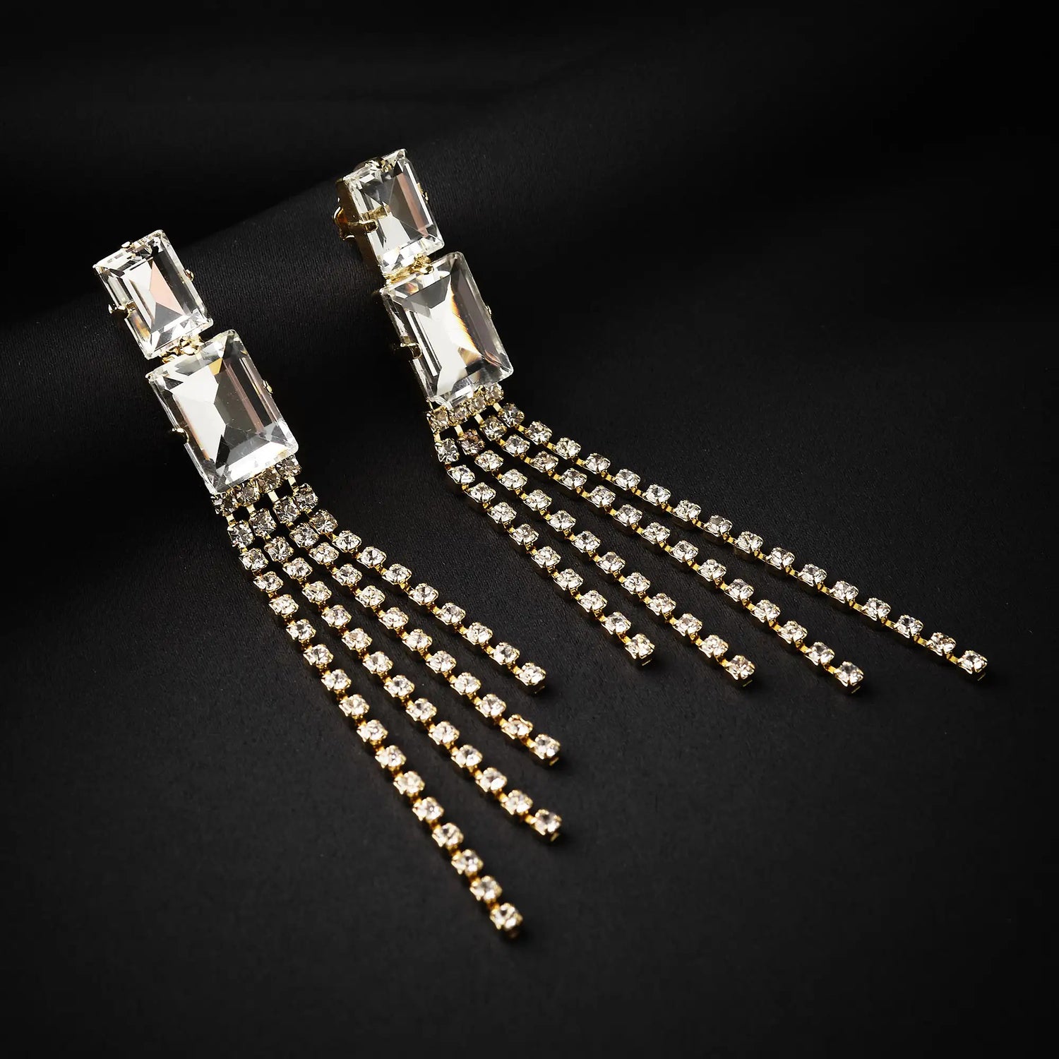 Orecchini a Frange con Strass Grande in Ottone - Eleganza Scintillante e Drammatica