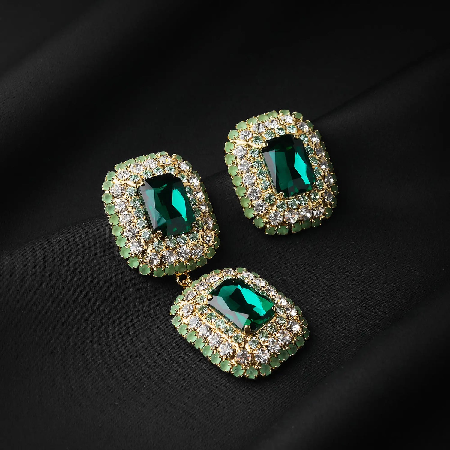 Doppio Orecchino in Ottone a Colonne con Strass e Pietra Grande - Asimmetria Elegante in Oro e Argento