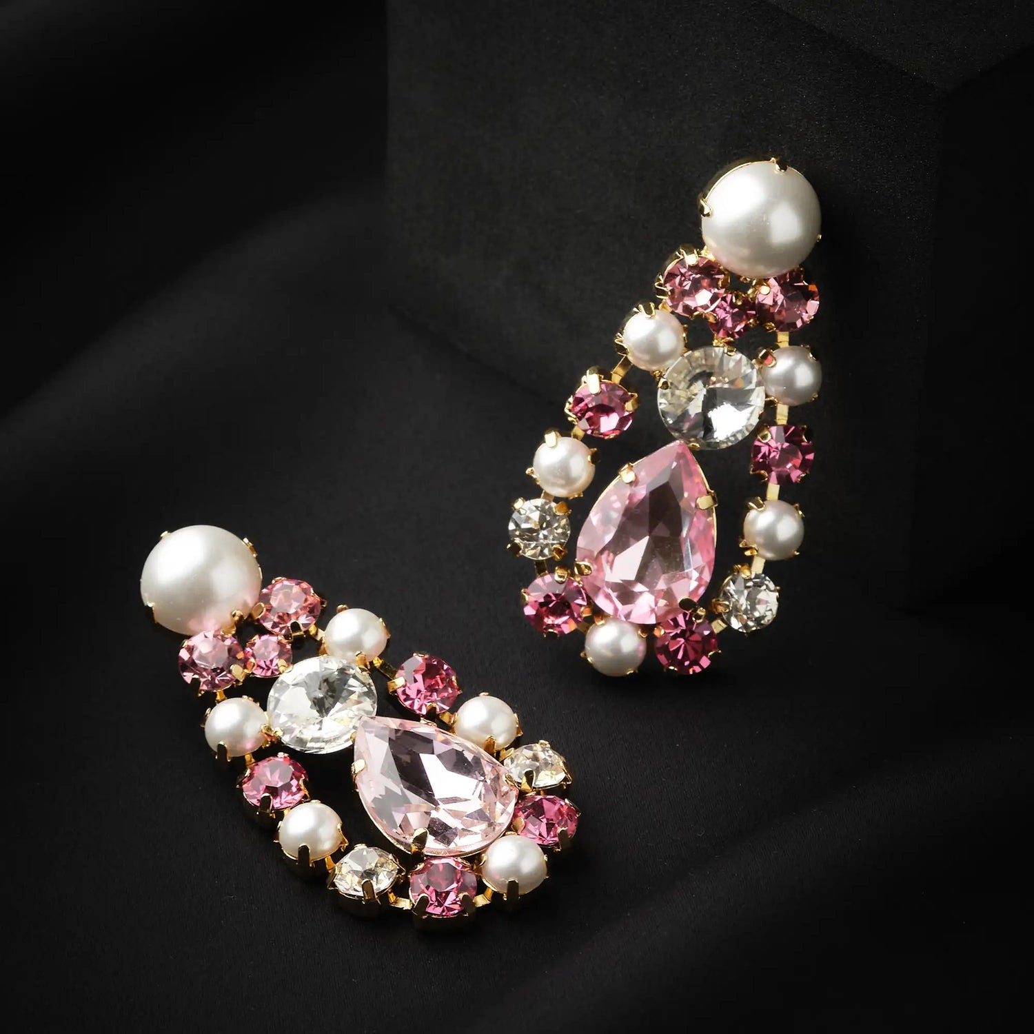 Orecchini a Goccia in Ottone con Strass Centrale - Eleganza Luminosa in Oro e Argento