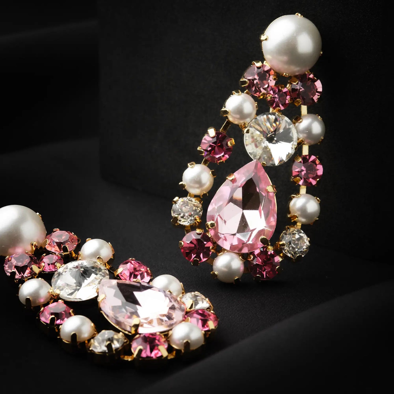 Orecchini a Goccia in Ottone con Strass Centrale - Eleganza Luminosa in Oro e Argento