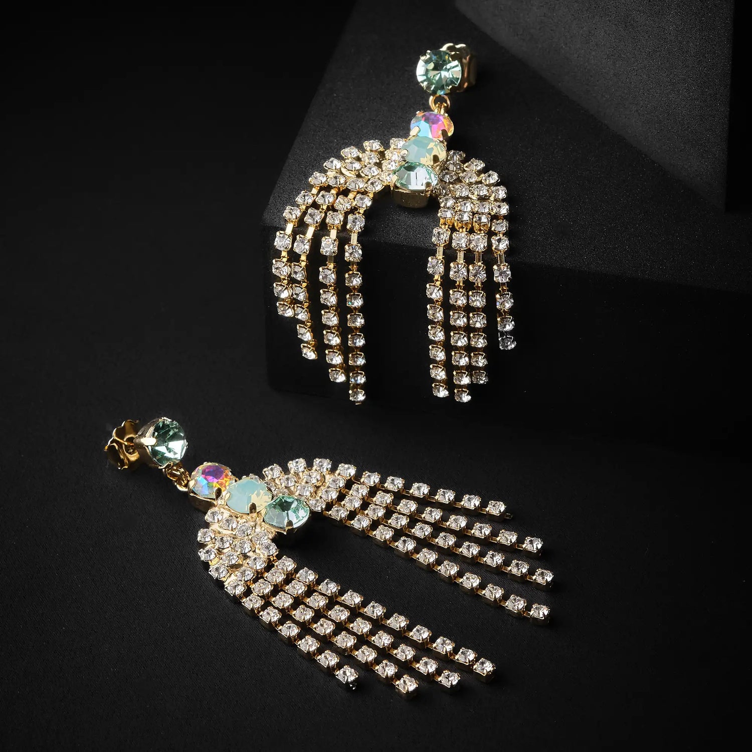 Orecchini a Catena con Frange Boho Aperte e Strass in Ottone - Eleganza Etnica in Oro e Argento