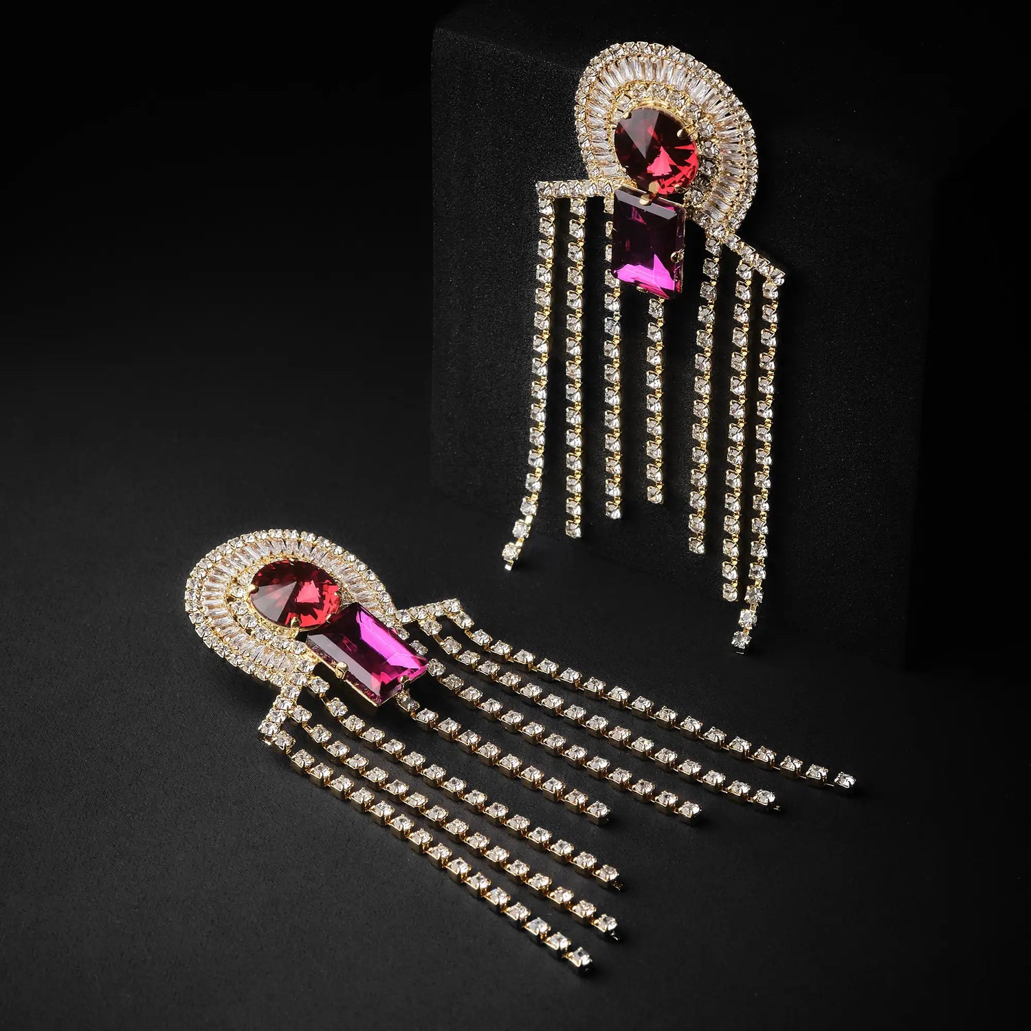 Orecchini a Catena Lunga con Frange Boho e Strass in Ottone - Eleganza Etnica in Oro e Argento