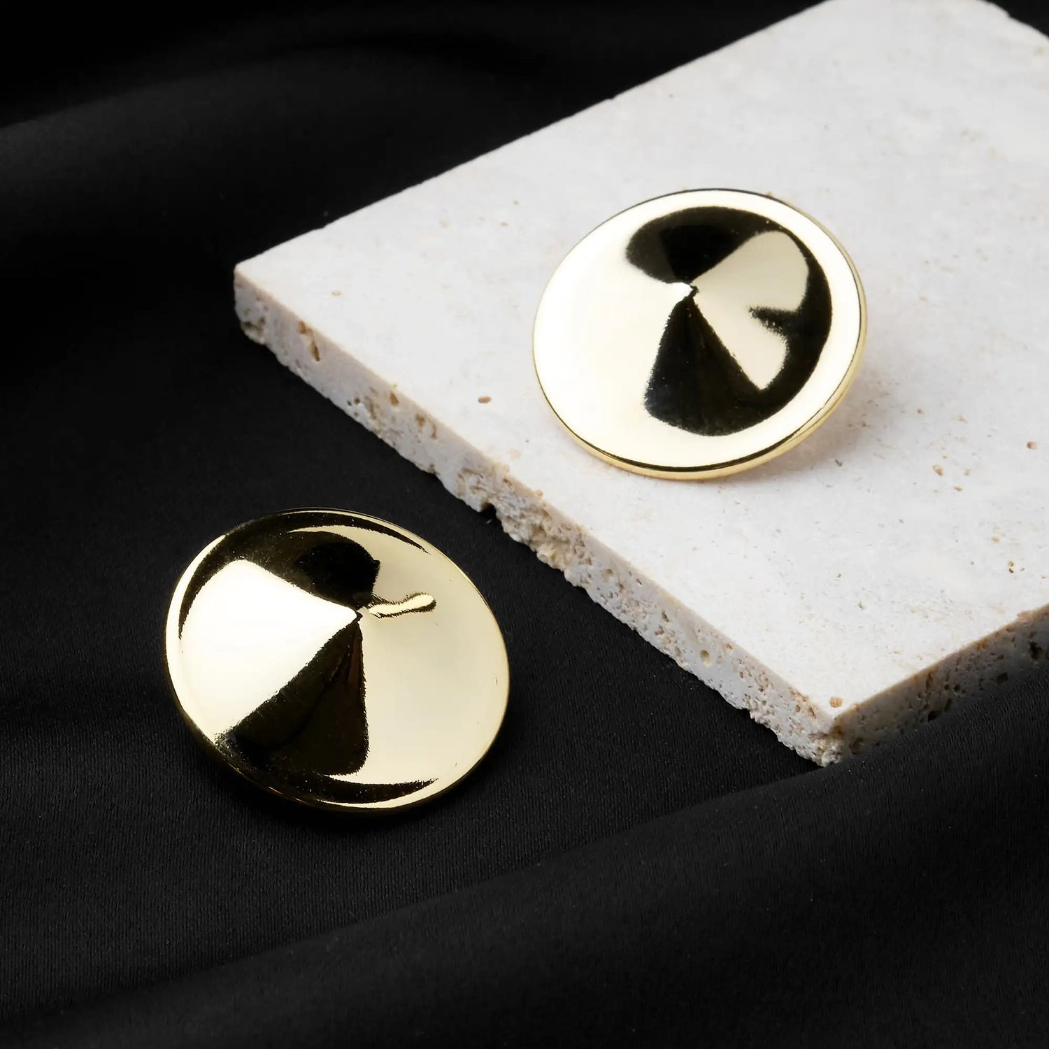 Orecchini a Cono Tondo in Ottone - Design Moderno in Oro e Argento