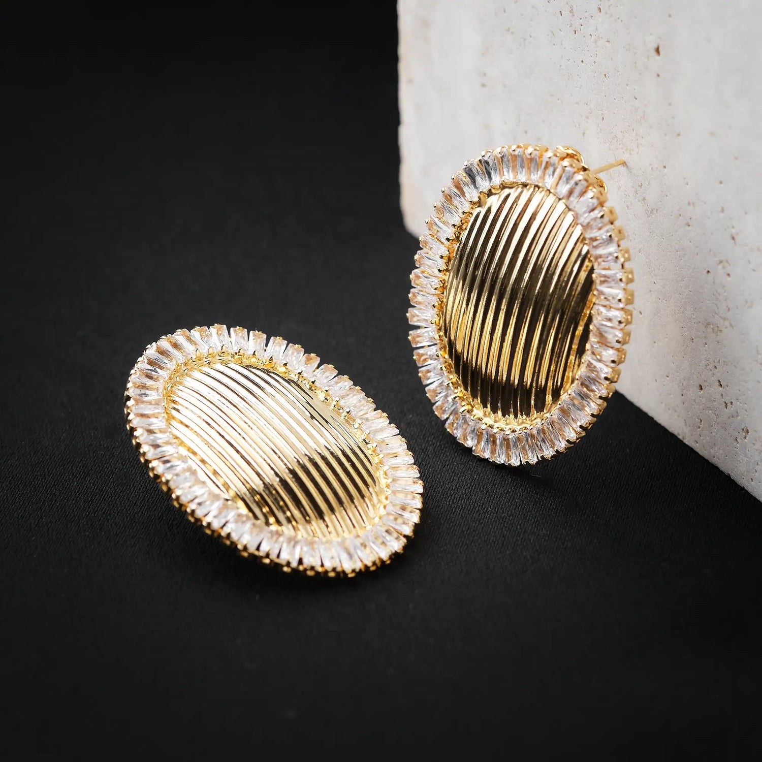 Orecchini Ovali in Ottone - Silhouette Classica in Oro e Argento