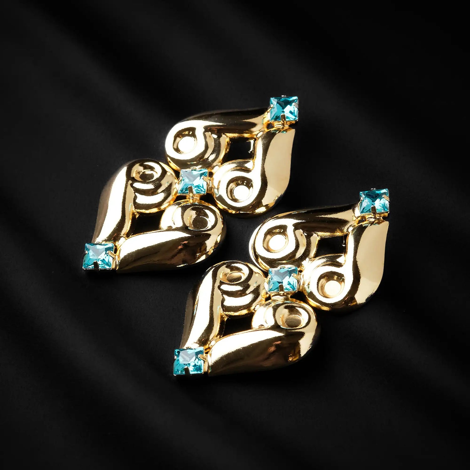 Orecchini Doppio Triangolo in Ottone con Strass - Geometria Scintillante in Oro e Argento