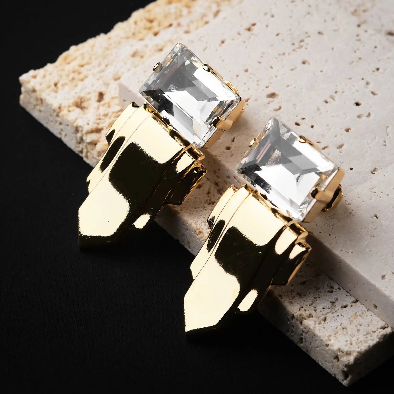 Orecchini Geometrici in Ottone con Strass - Eleganza Moderna in Oro e Argento