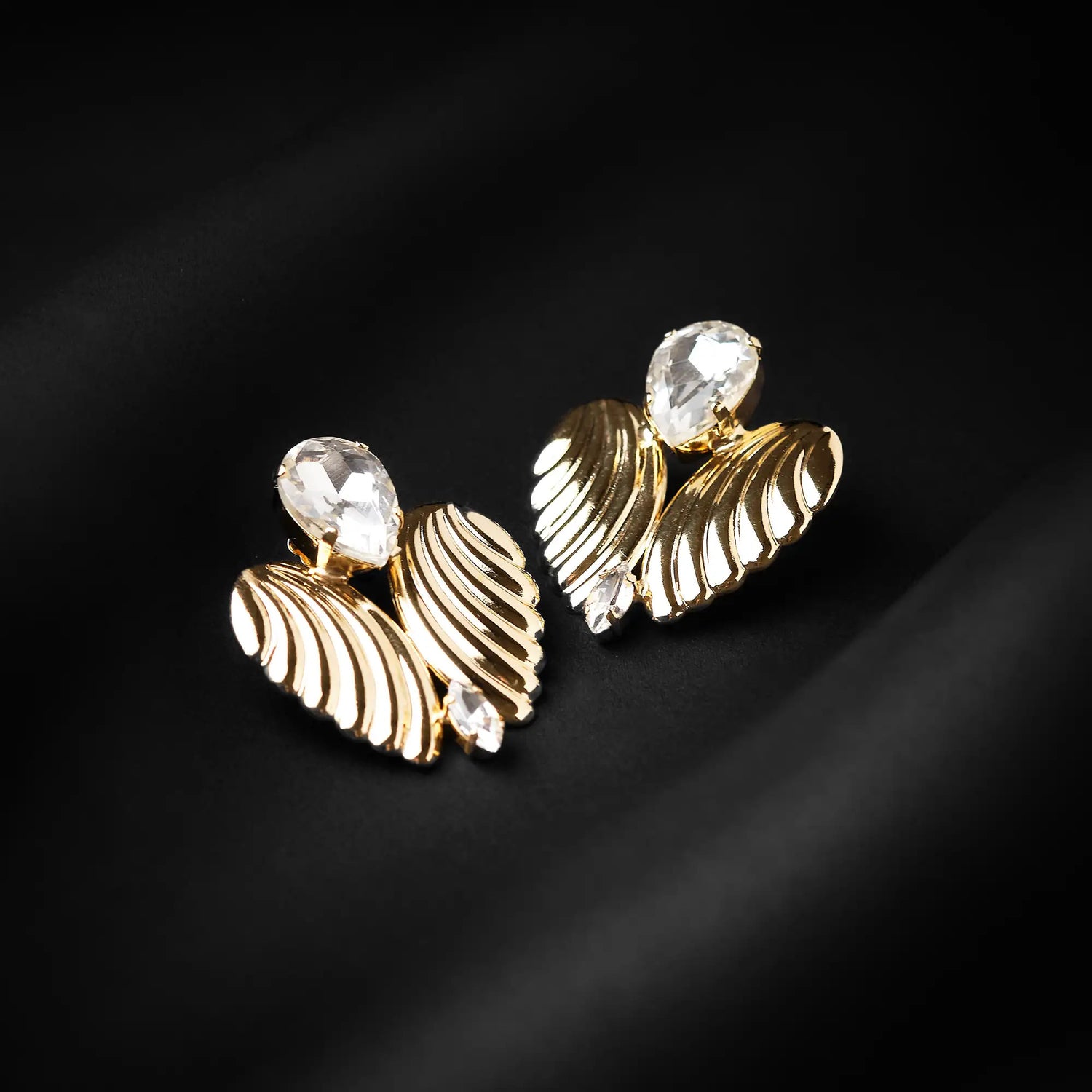 Orecchini Ali Pendenti con Strass Grande in Ottone - Eleganza Celestiale in Oro e Argento