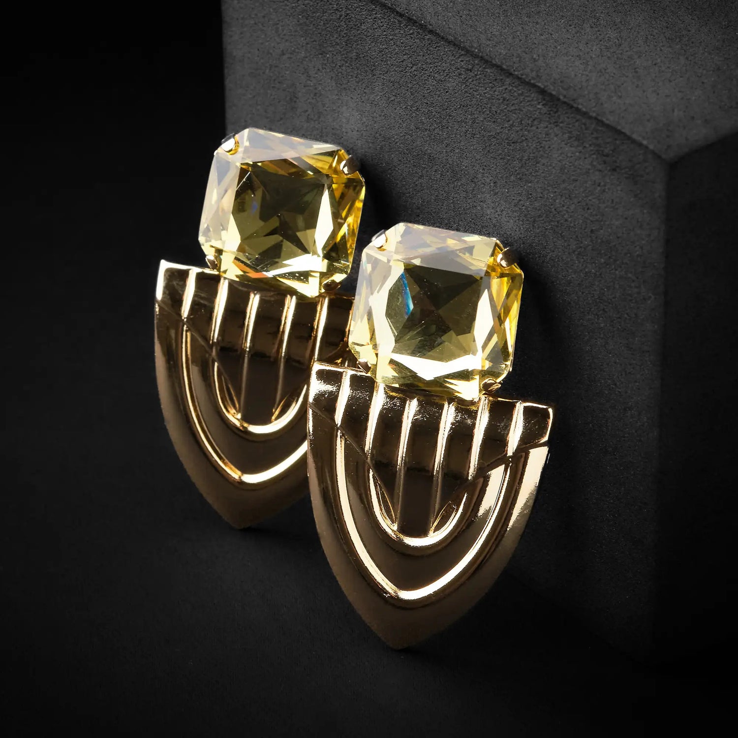 Orecchini con Gocce Pendenti e Strass Grande in Ottone - Eleganza in Oro e Argento
