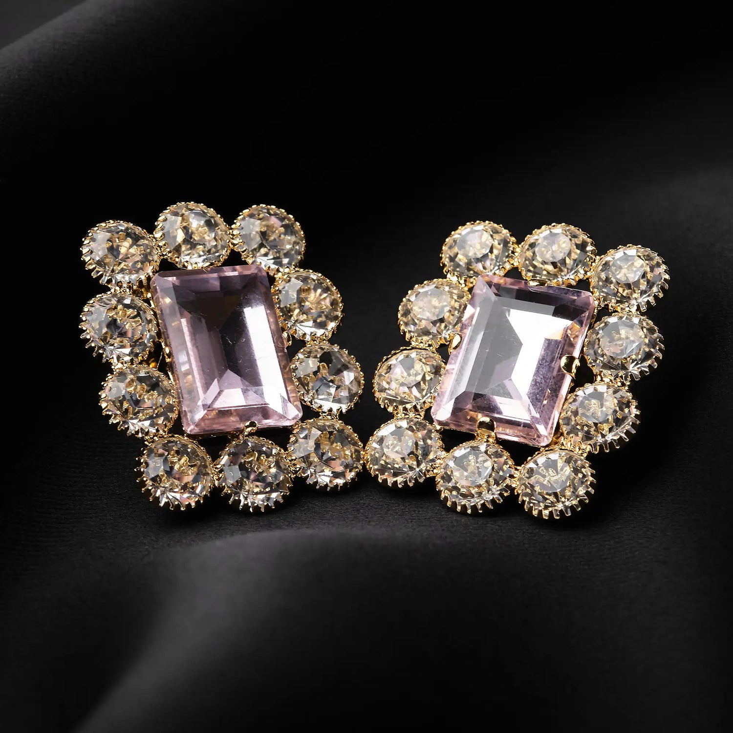 Orecchini Rettangolari in Ottone con Strass Crystal e Pietre - Eleganza Compatta e Scintillante