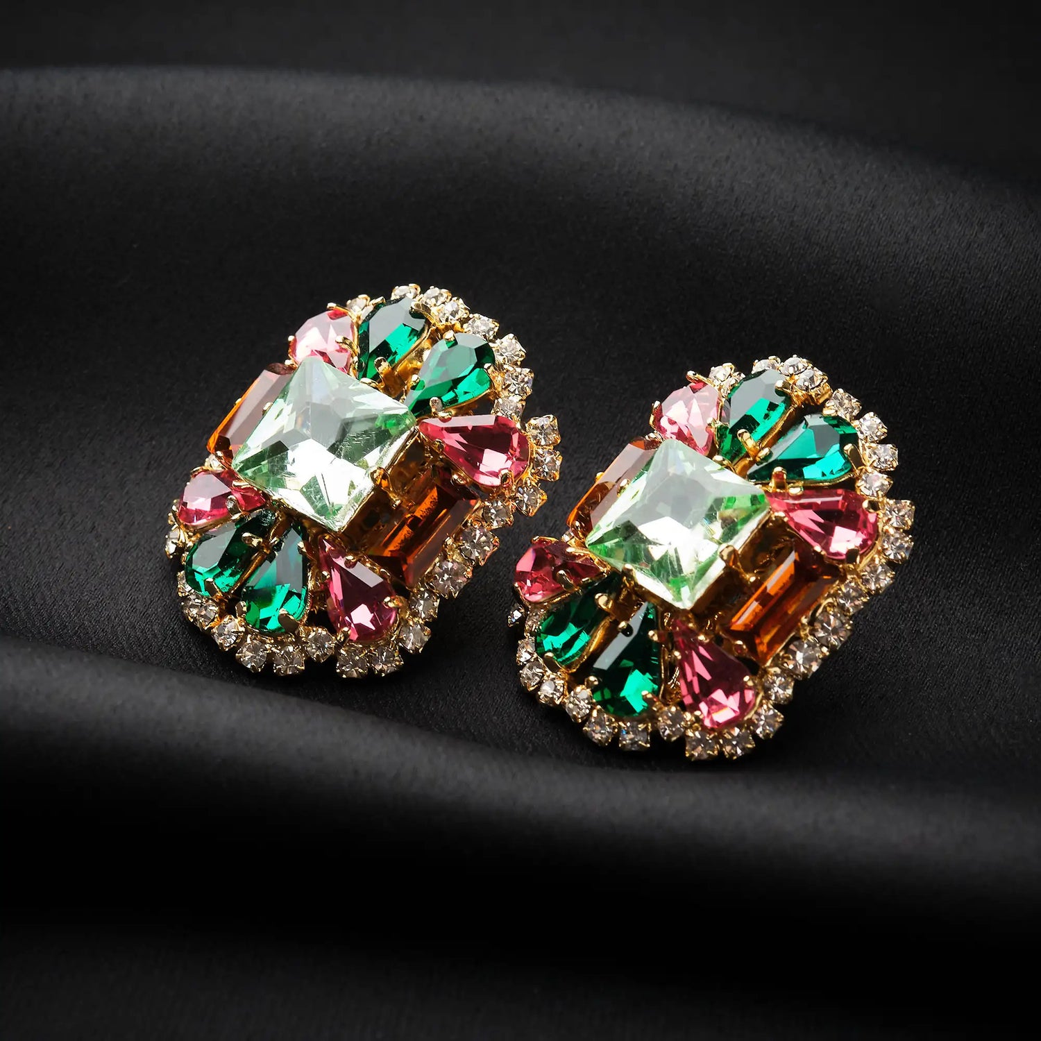 Orecchini in Ottone a Forma di Fiore con Corona di Pietre e Strass - Splendore Floreale in Oro e Argento