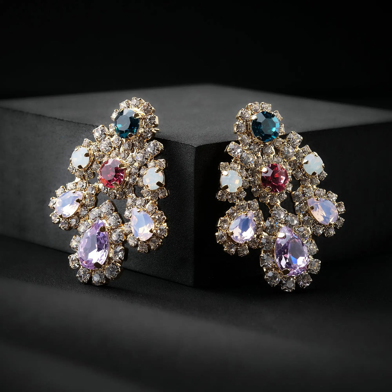 Orecchini in Ottone Fiore con Pietre - Eleganza Floreale in Oro e Argento