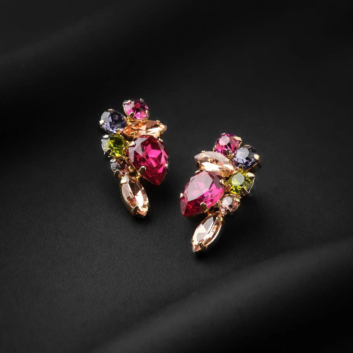 Orecchini in Ottone a Forma di Fiore di Pietre - Eleganza Floreale in Oro e Argento