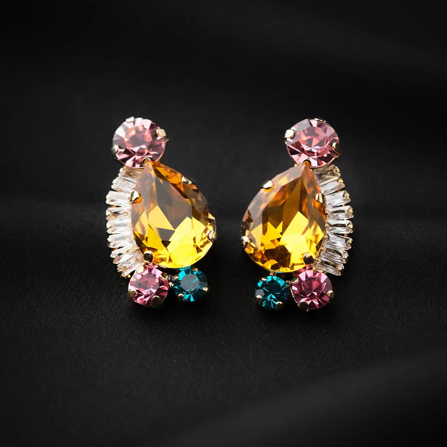 Orecchini in Ottone a Forma di Clessidra con Pietre - Eleganza Senza Tempo in Oro e Argento