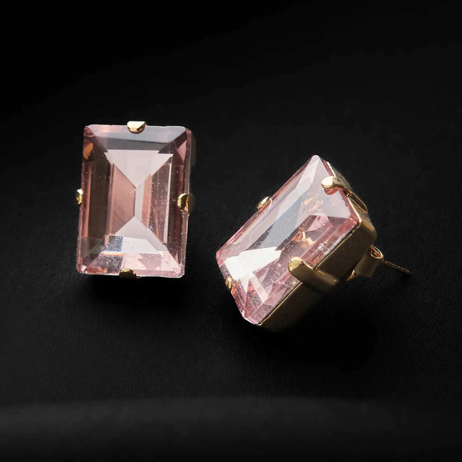 Orecchini in Ottone con Pietra 18x13 mm - Eleganza Compatta in Oro e Argento
