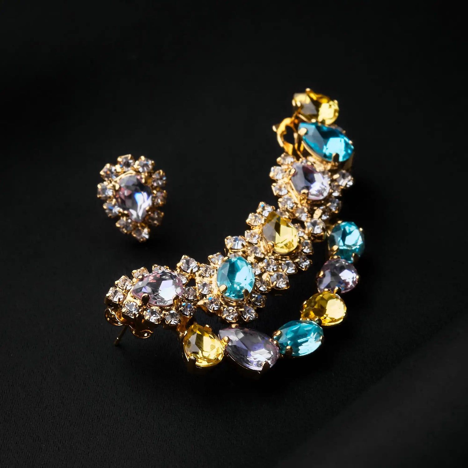 Earcuff con Orecchino in Ottone con Perle, Pietre e Strass - Raffinata Eleganza in Oro e Argento