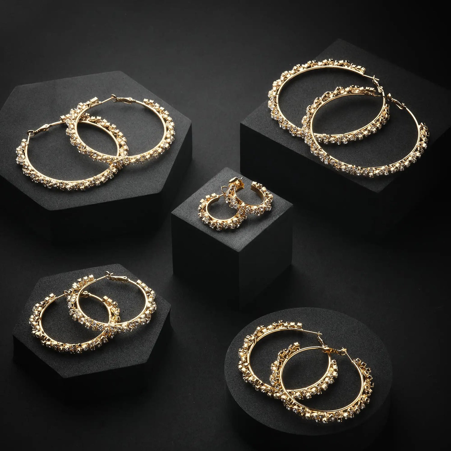 Cerchi in Ottone Mini Intrecciati con Strassini - Disponibili in Oro e Argento