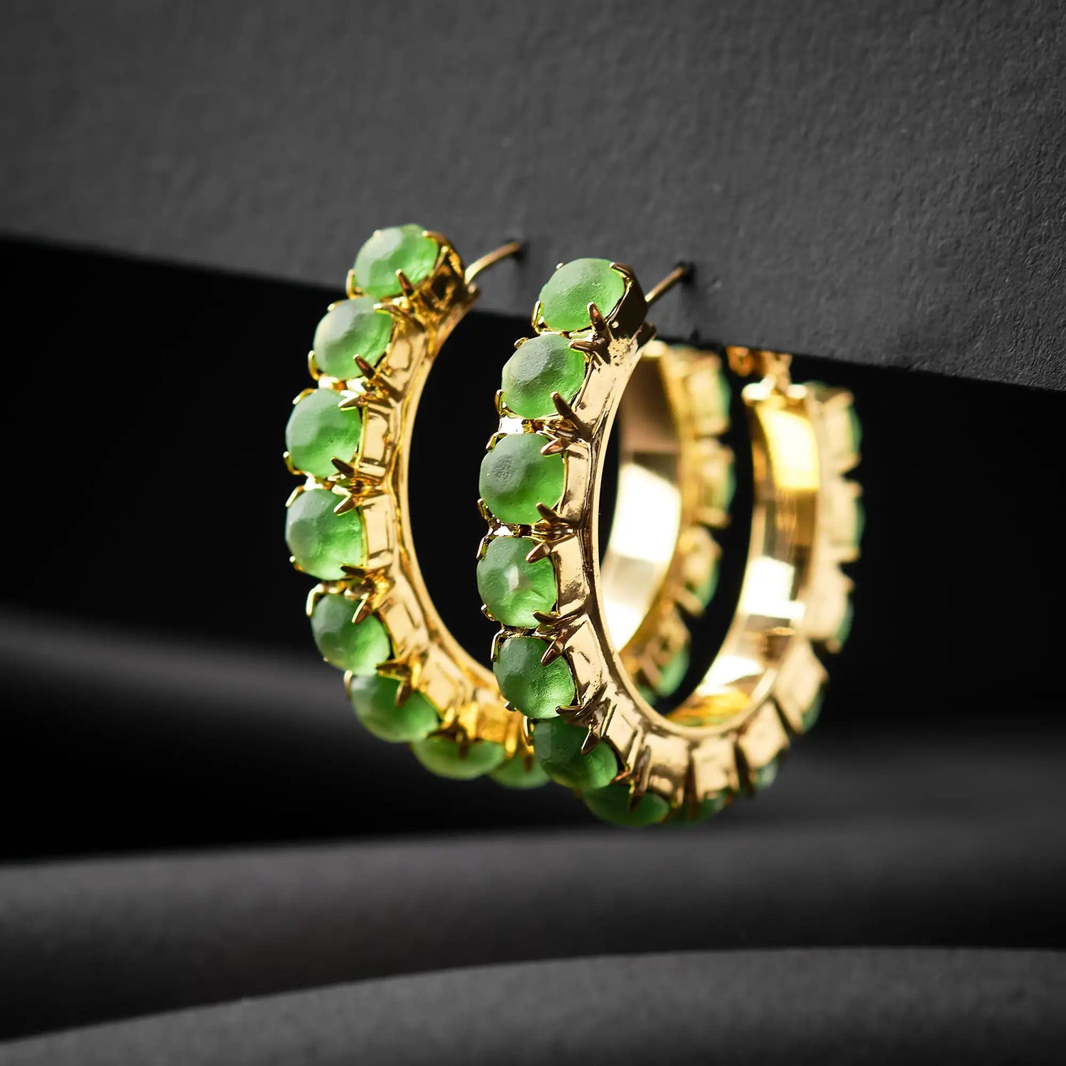 Orecchino in Ottone a Cerchio Ricoperto di Strass 4 cm - Eleganza Scintillante in Oro e Argento