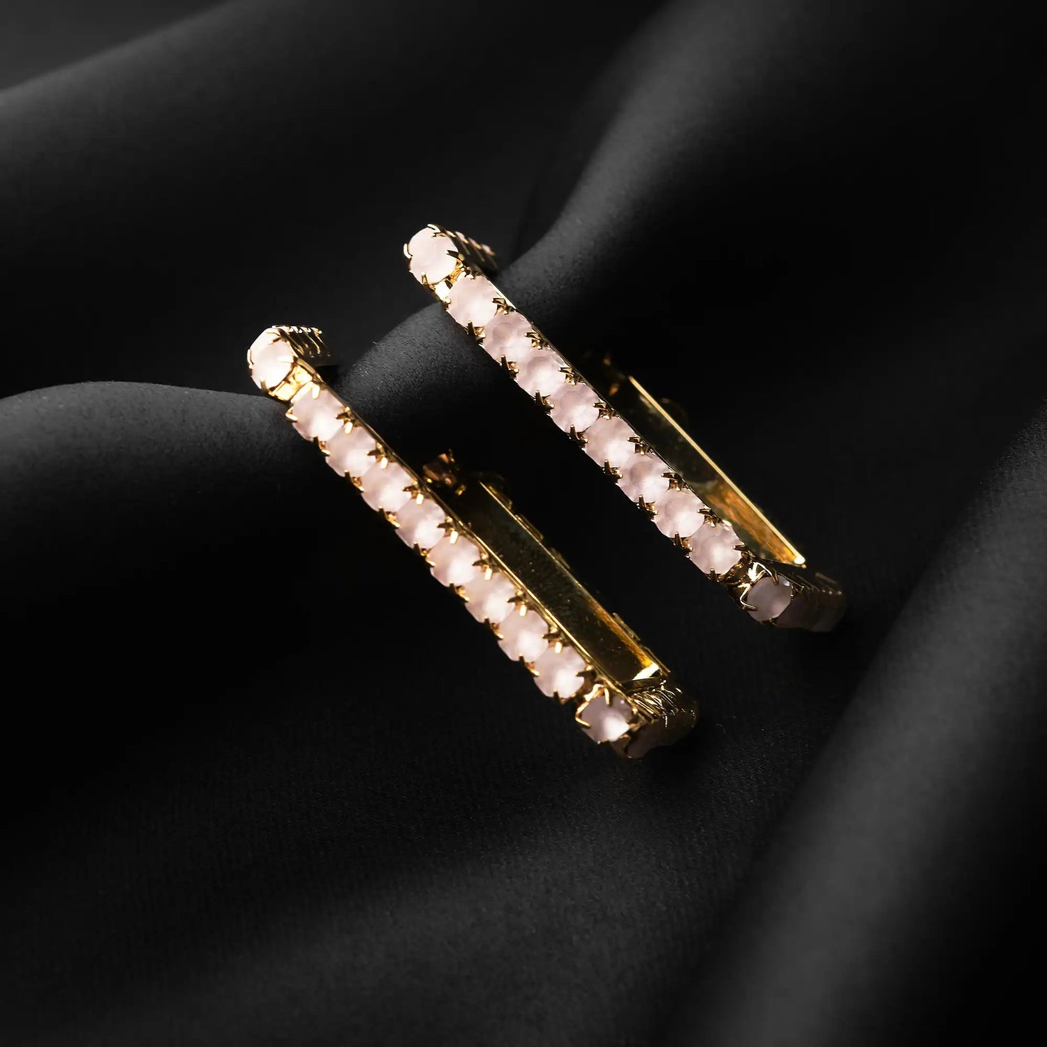 Orecchino in Ottone Quadrato Ricoperto di Strass 4.5 cm - Eleganza Geometrica in Oro e Argento