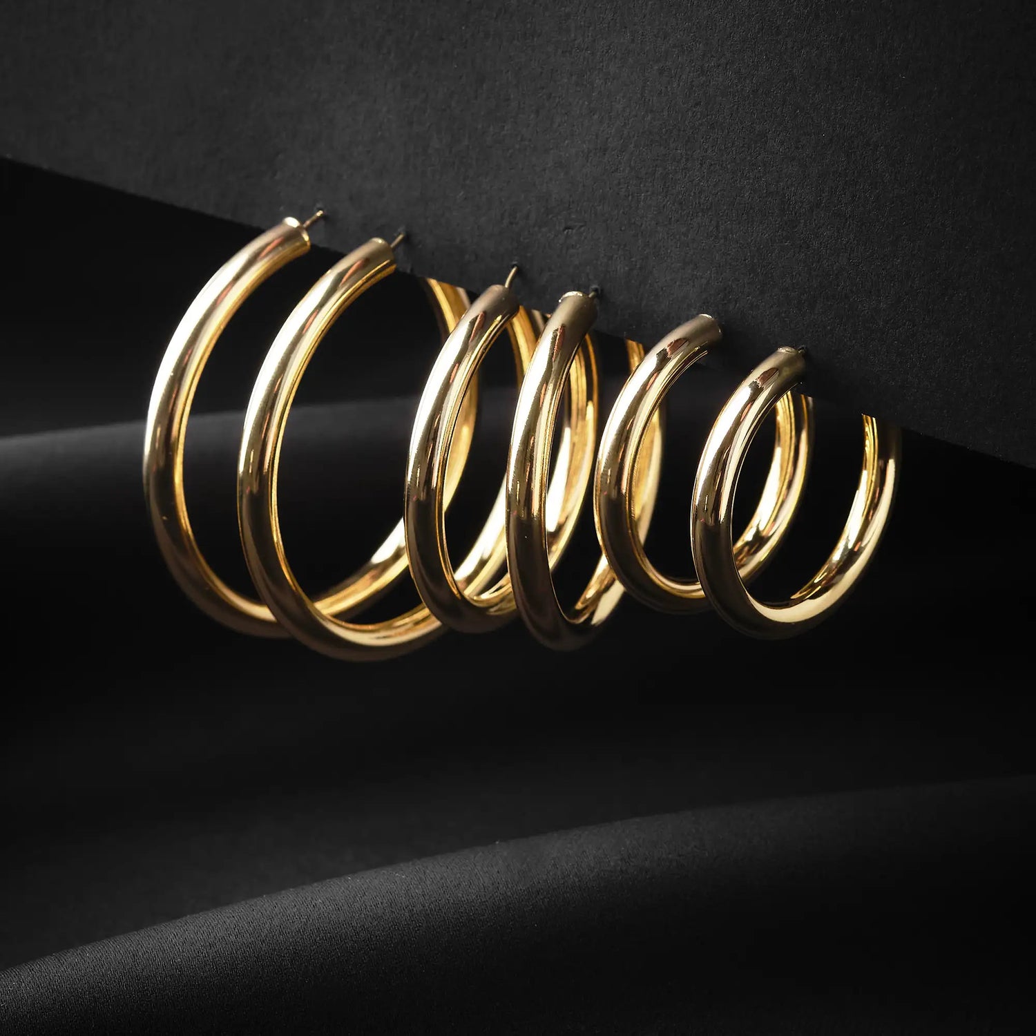 Orecchino in Ottone a Cerchio - Eleganza Versatile in Oro e Argento
