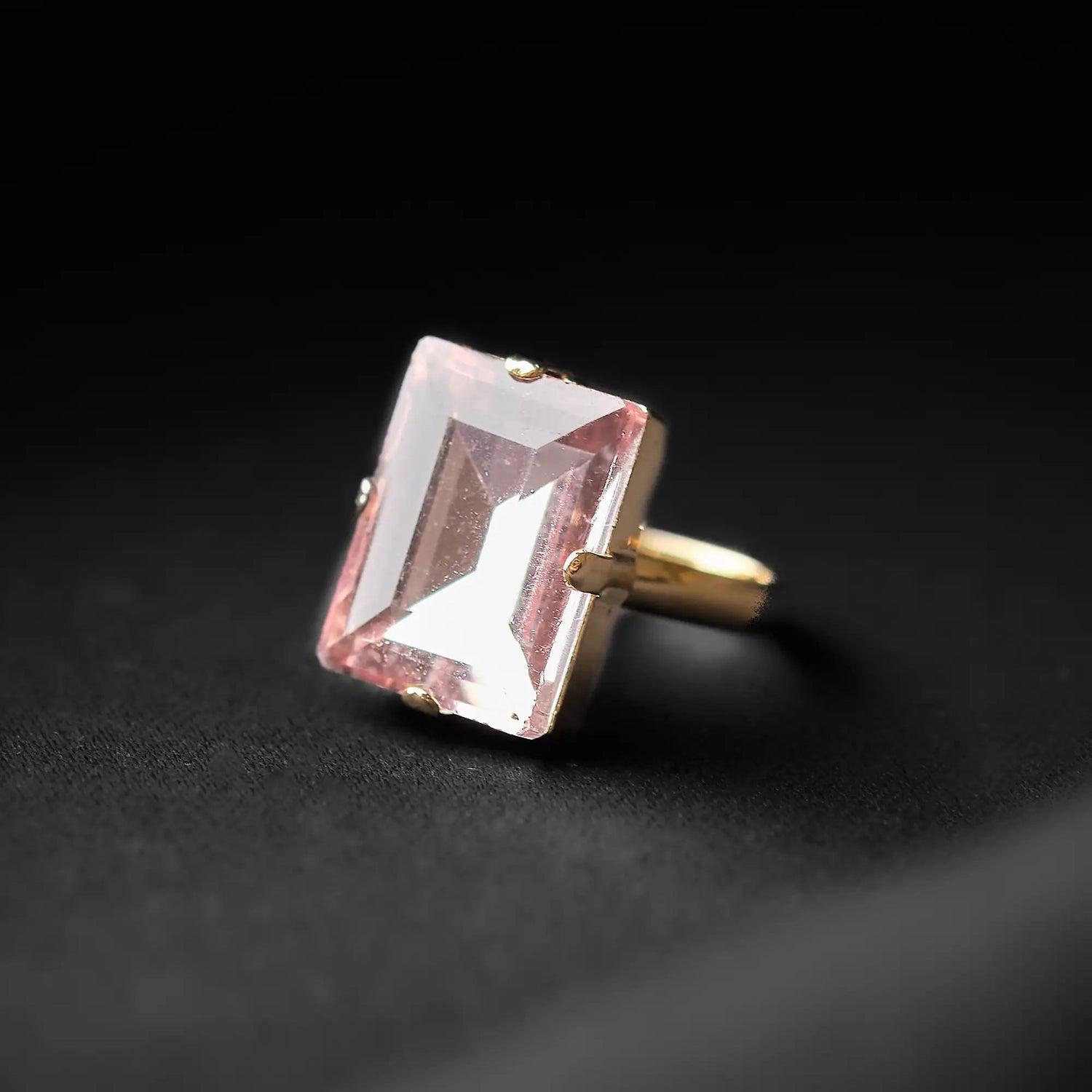 Fedina Bombata in Ottone con Carré Centrale 18x13 mm - Eleganza Moderna Regolabile in Oro e Argento