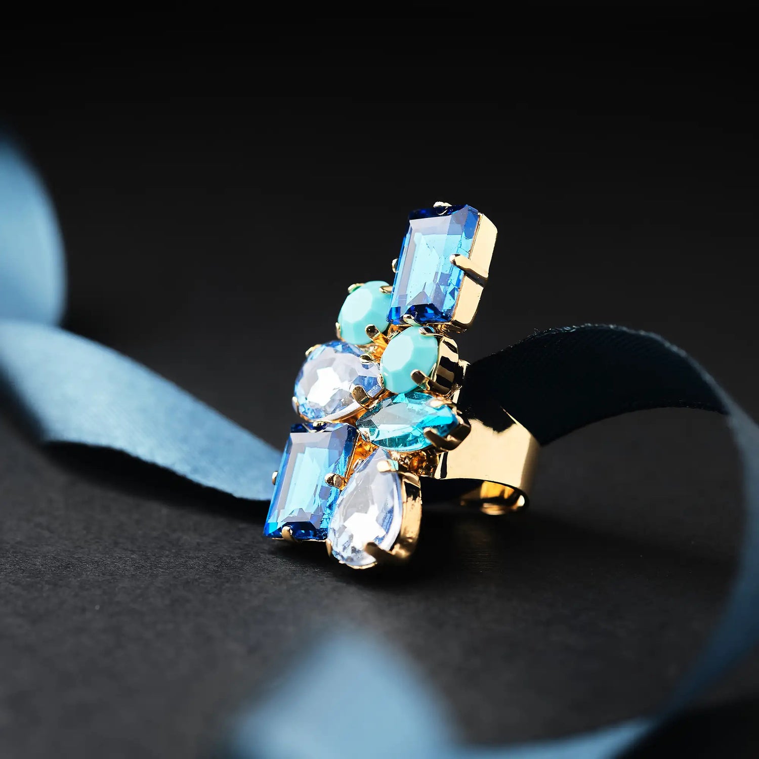Fedina Bombata in Ottone con Pietre di Diverse Forme - Eleganza Versatile Regolabile in Oro e Argento
