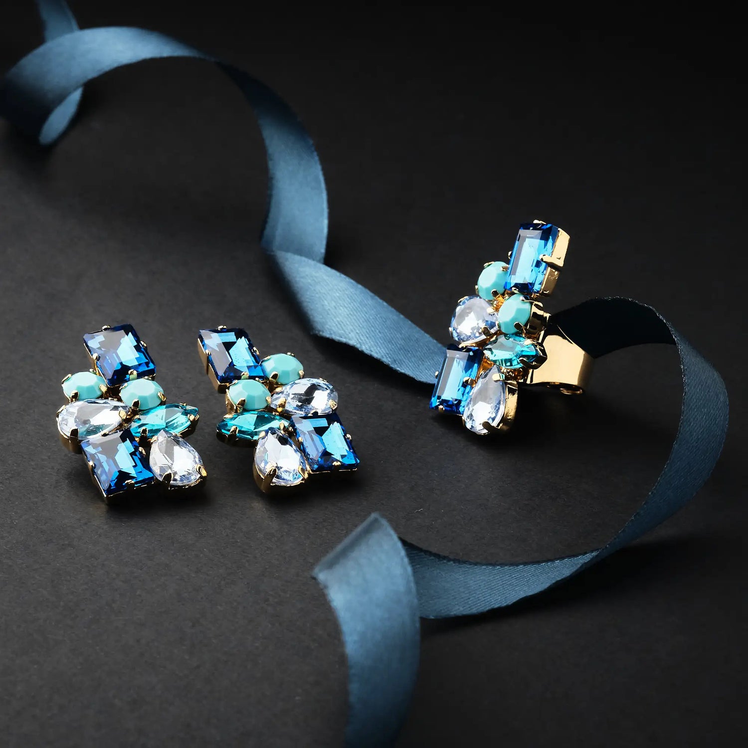 Fedina Bombata in Ottone con Pietre di Diverse Forme - Eleganza Versatile Regolabile in Oro e Argento