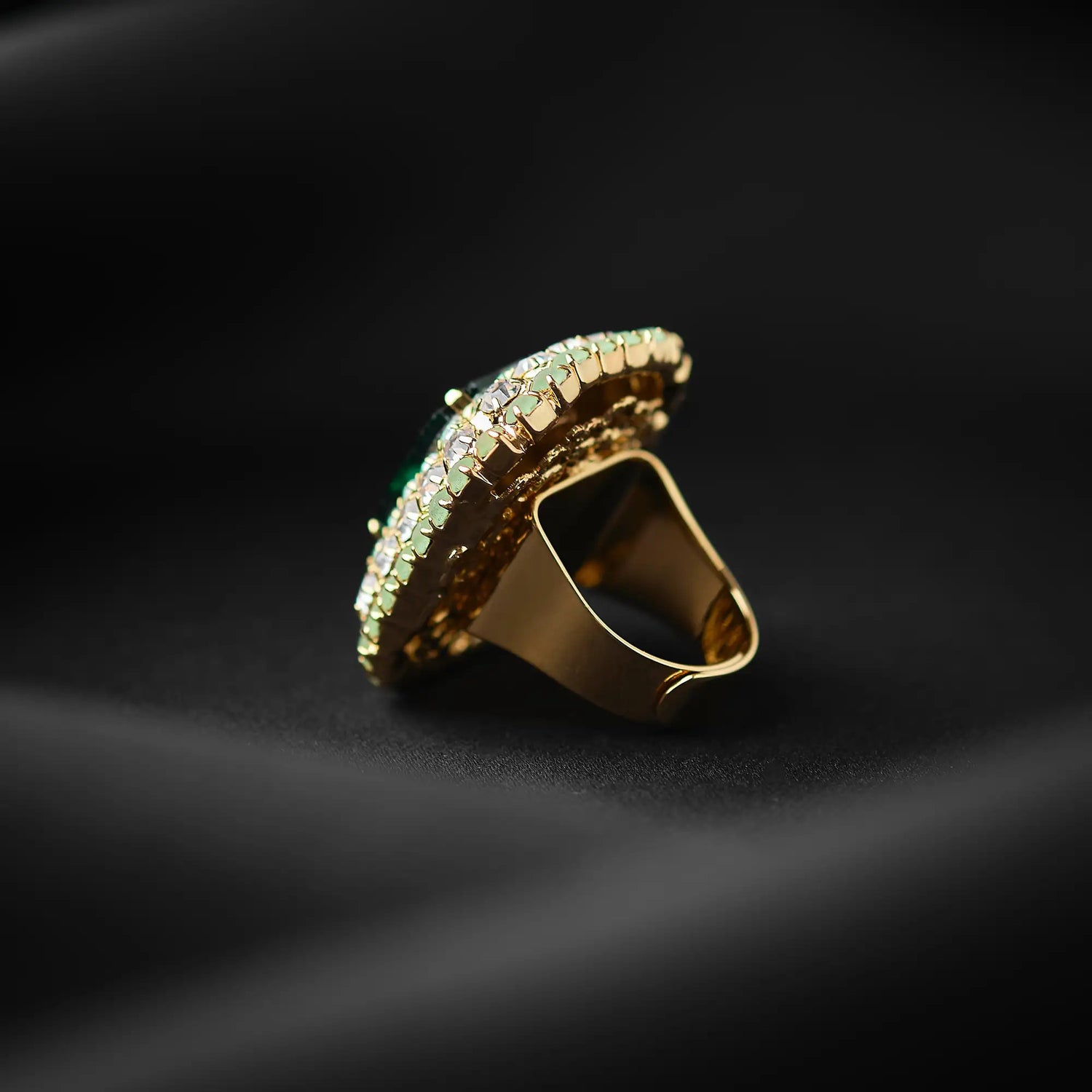 Fedina Bombata in Ottone con Pietra Centrale e Giri di Strass - Eleganza Lussuosa Regolabile in Oro e Argento