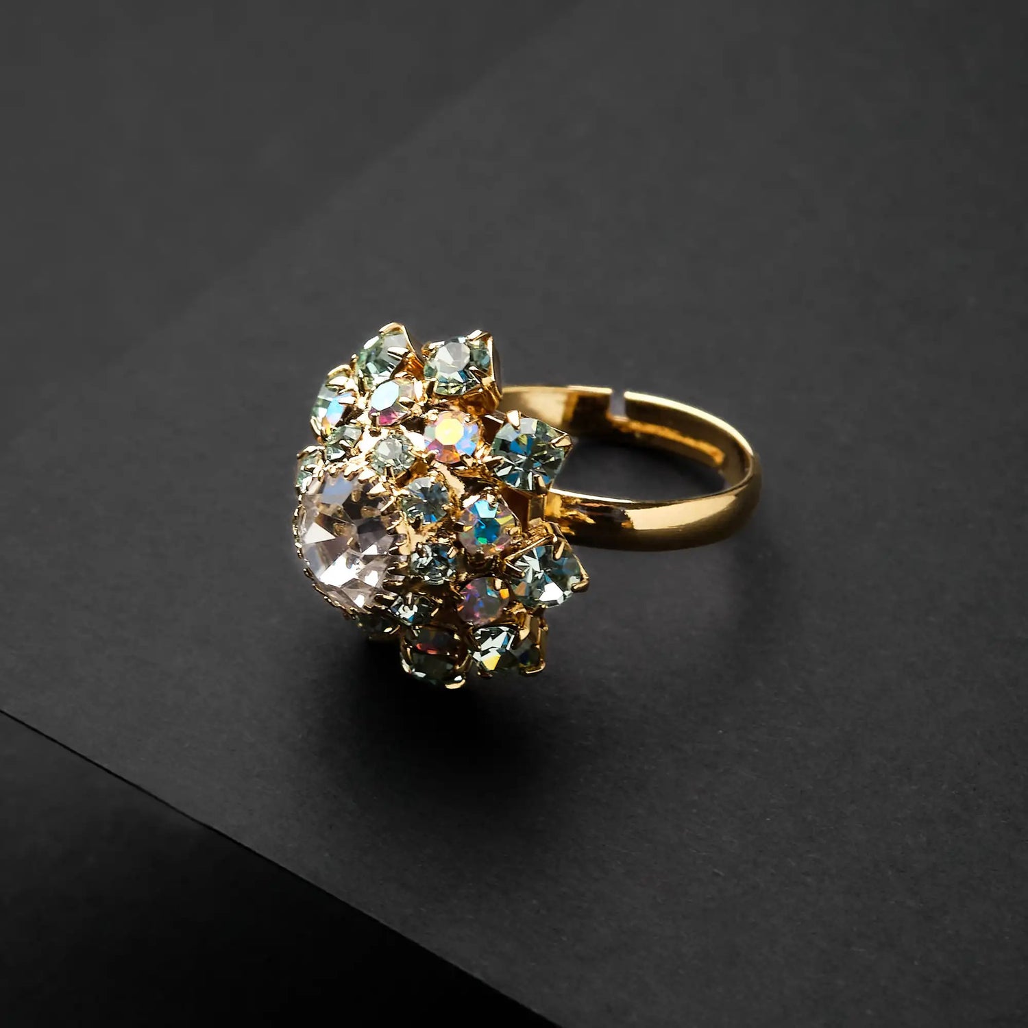 Fedina Bombata in Ottone con Palla di Pietre e Strass - Eleganza Scintillante Regolabile in Oro e Argento