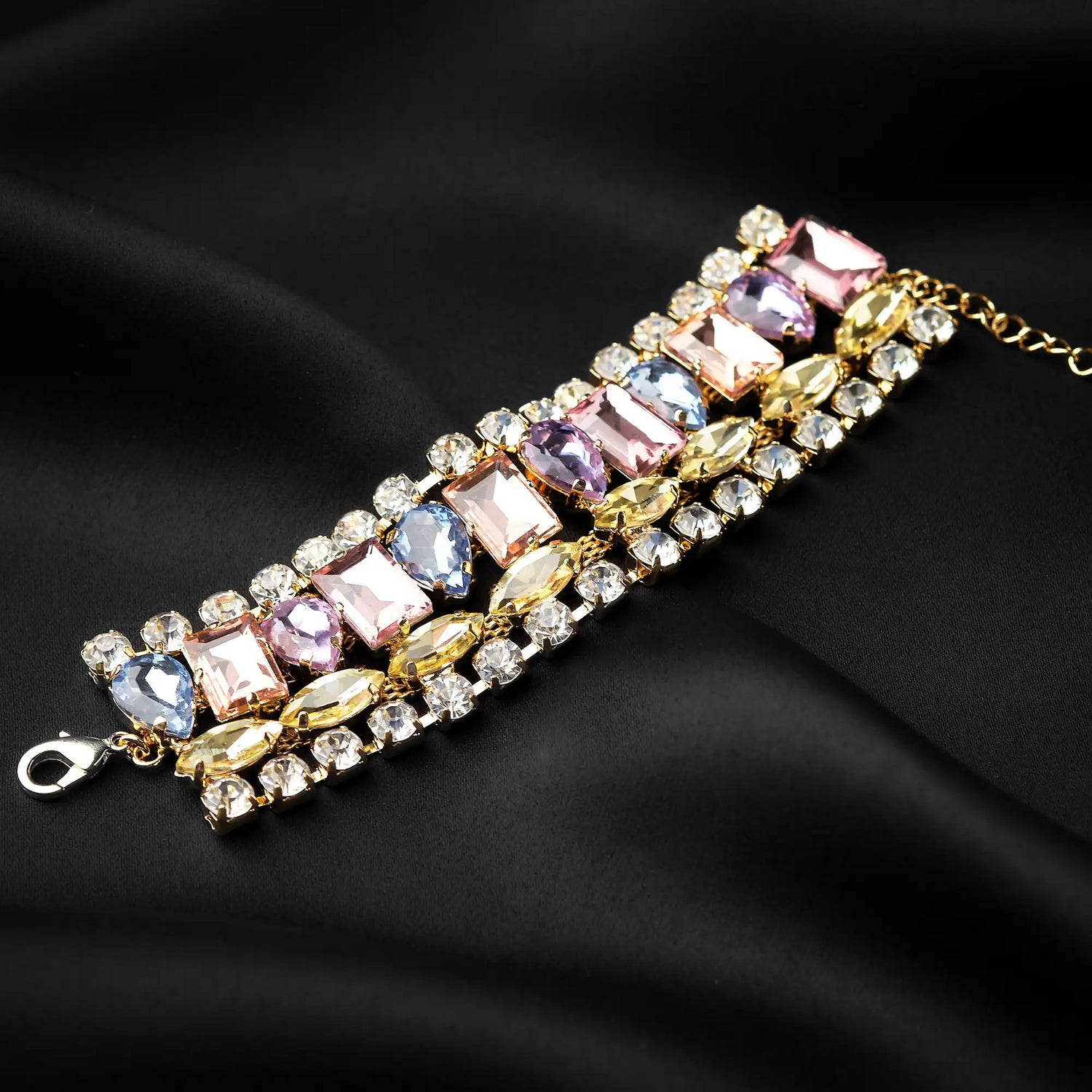 Bracciale in Ottone con Fascia di Strass e Pietre - Eleganza Scintillante in Oro e Argento