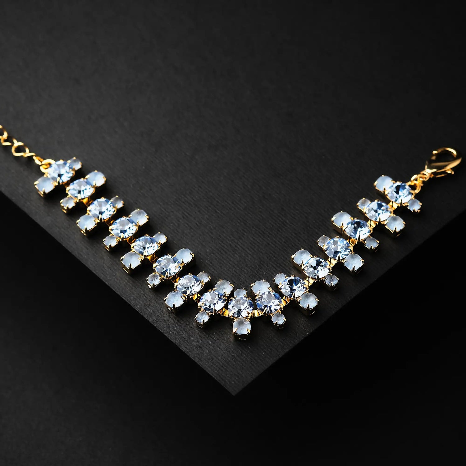 Collana in Ottone con Serpentina di Pietre - Eleganza Serpentina in Oro e Argento