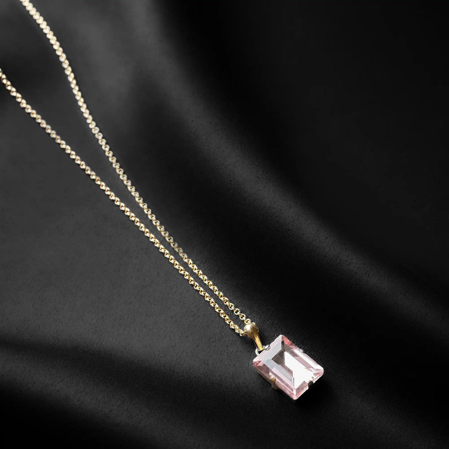 Collana in Ottone a Catena con Carré 18x13 Incastonato - Eleganza Geometrica in Oro e Argento