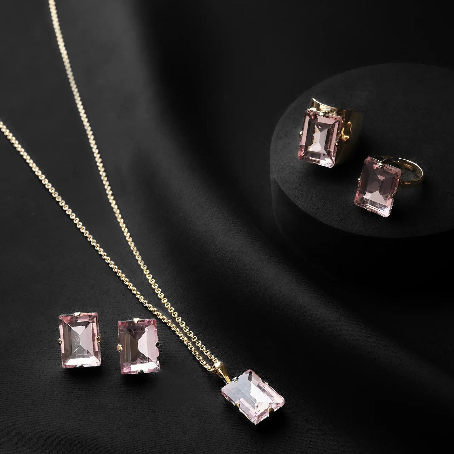 Collana in Ottone a Catena con Carré 18x13 Incastonato - Eleganza Geometrica in Oro e Argento