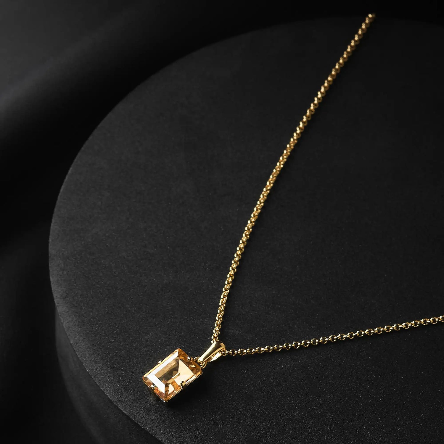 Collana in Ottone a Catena con Carré 14x10 Incastonato - Eleganza Geometrica in Oro e Argento