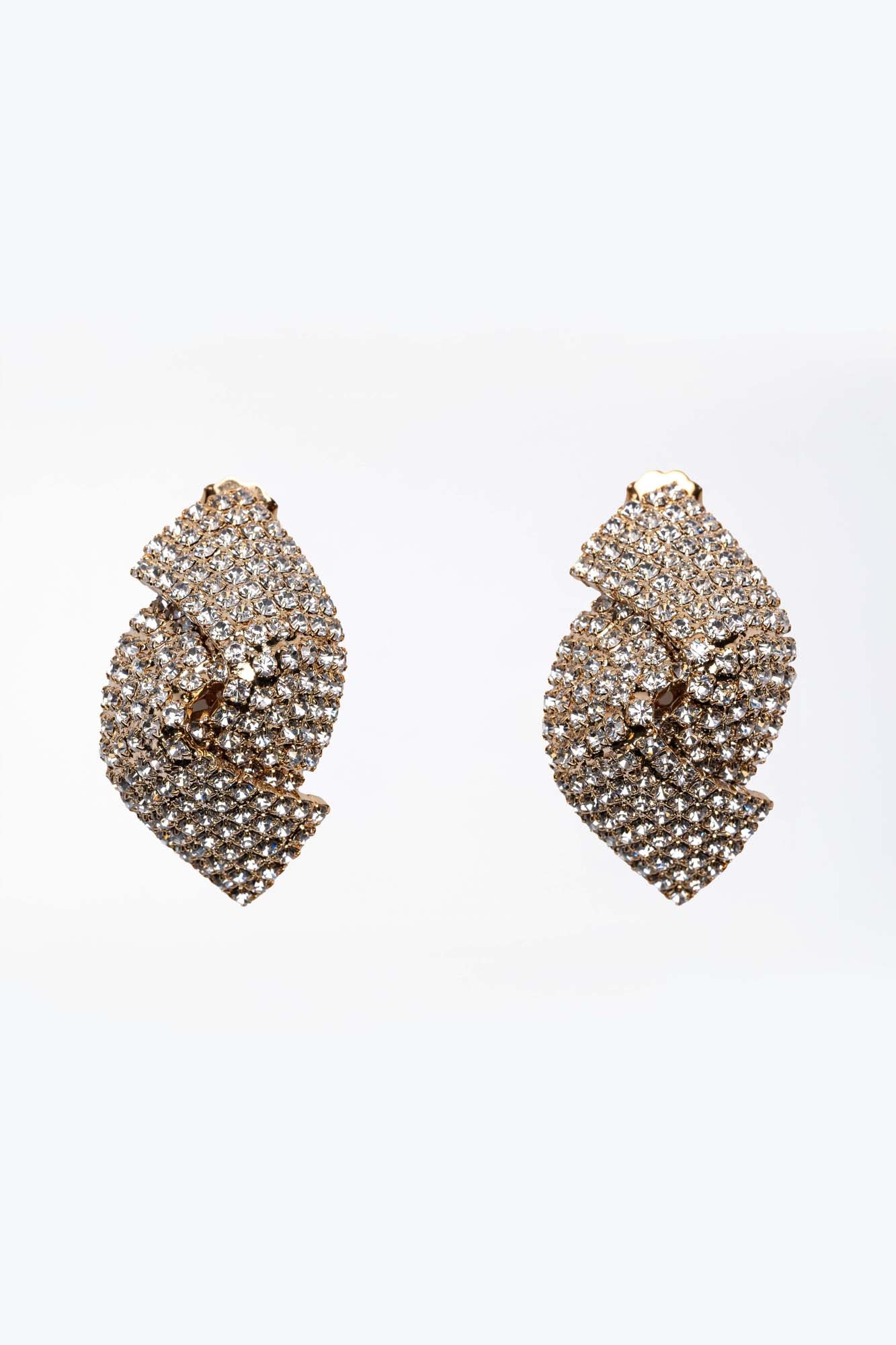 Orecchini Intreccio di Luce – Strass scintillanti e design avvolgente