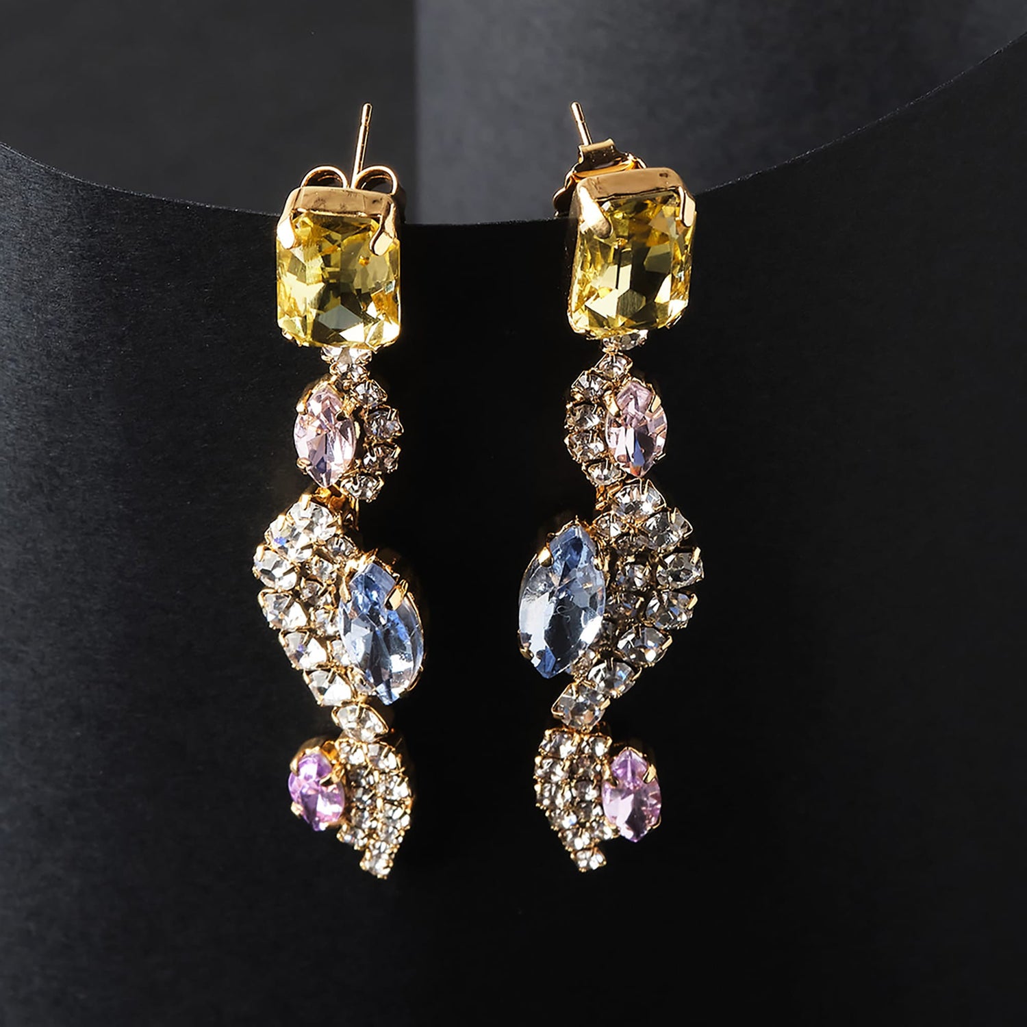 Orecchini in Ottone con Pendente a Forma di Nota in Pietre - Melodia di Eleganza in Oro e Argento