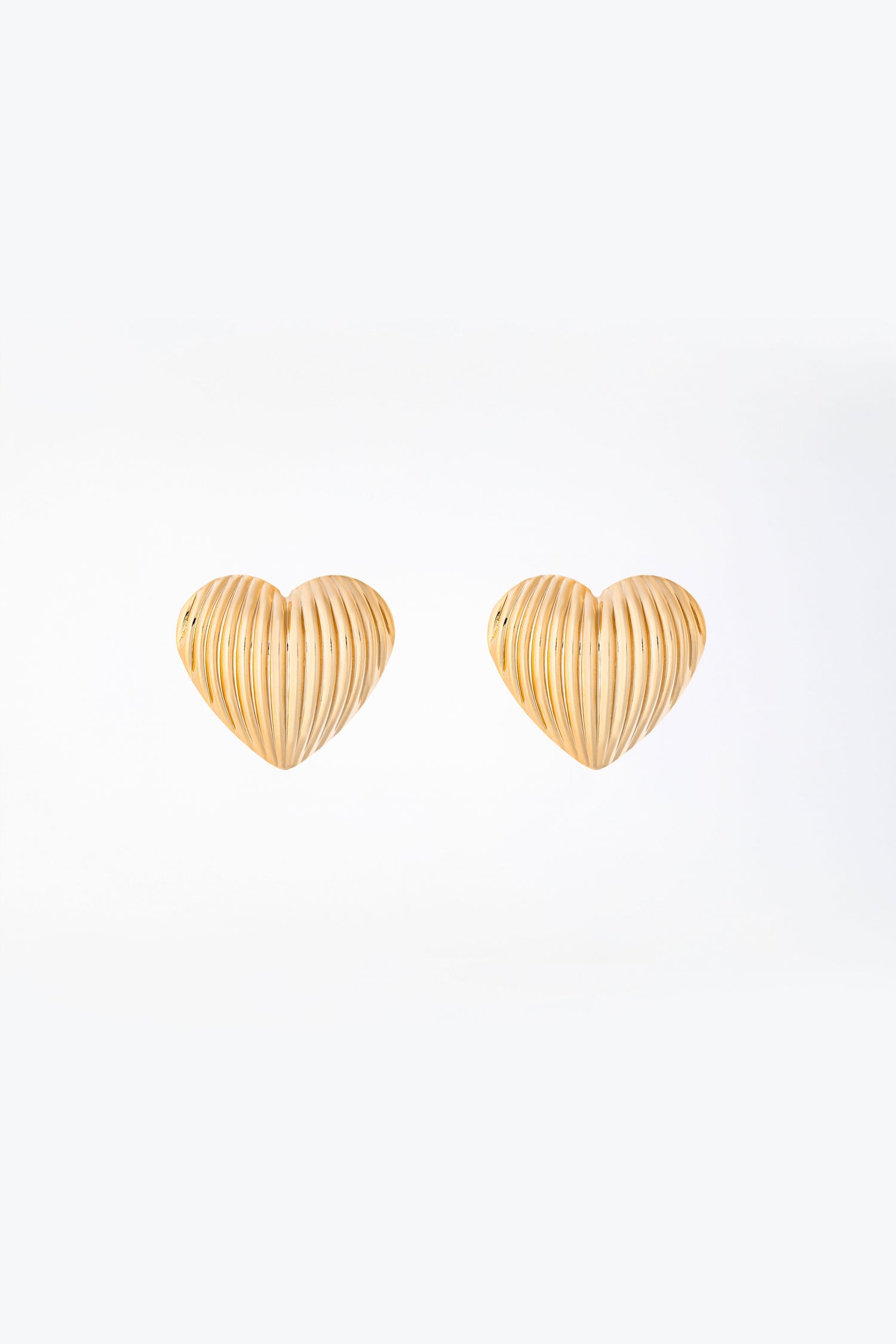 Orecchini Cuore in Ottone Placcato Oro con Design Striato Lucrezia