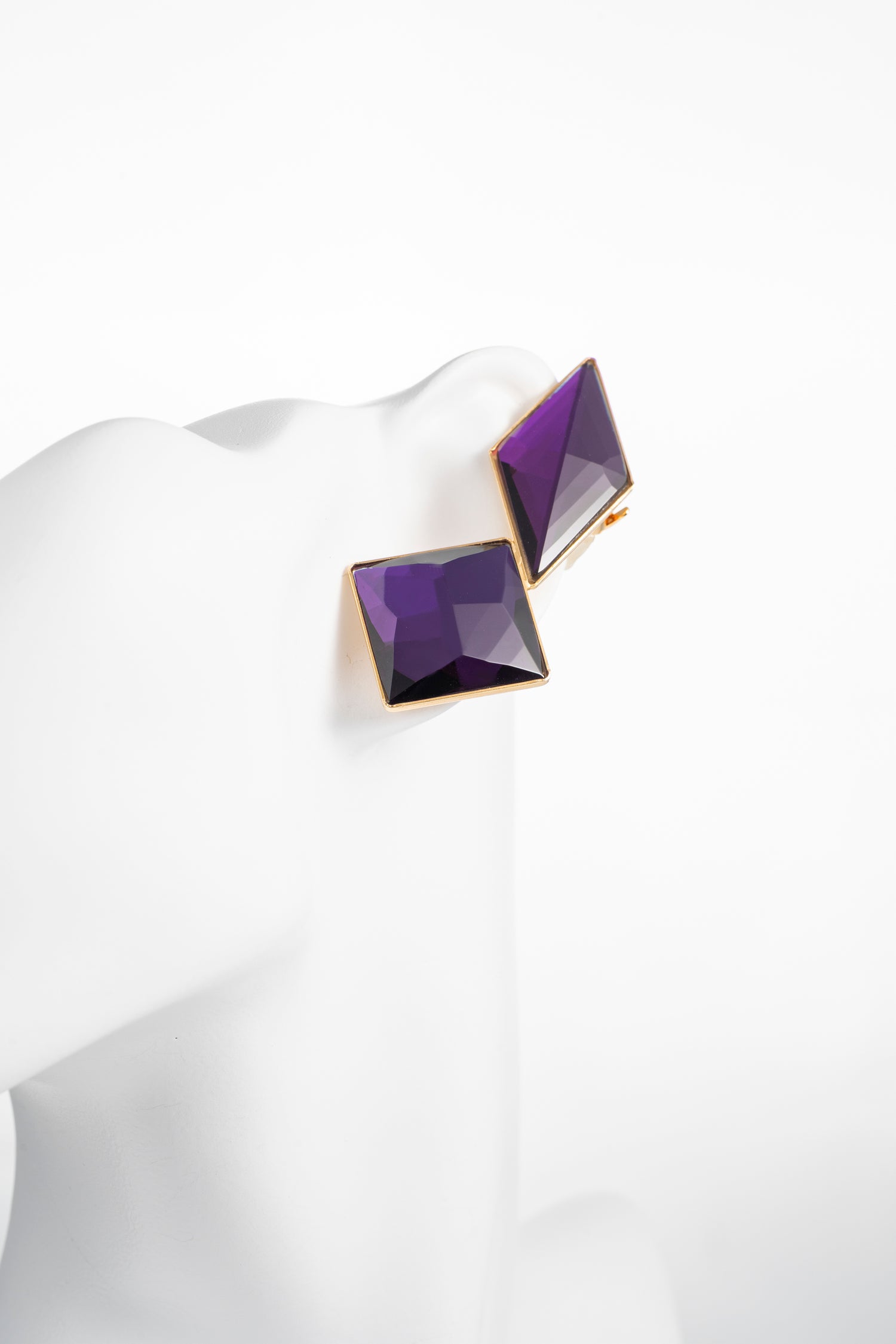 Orecchini Geometrici con Cristallo Amethyst Viola Notturno