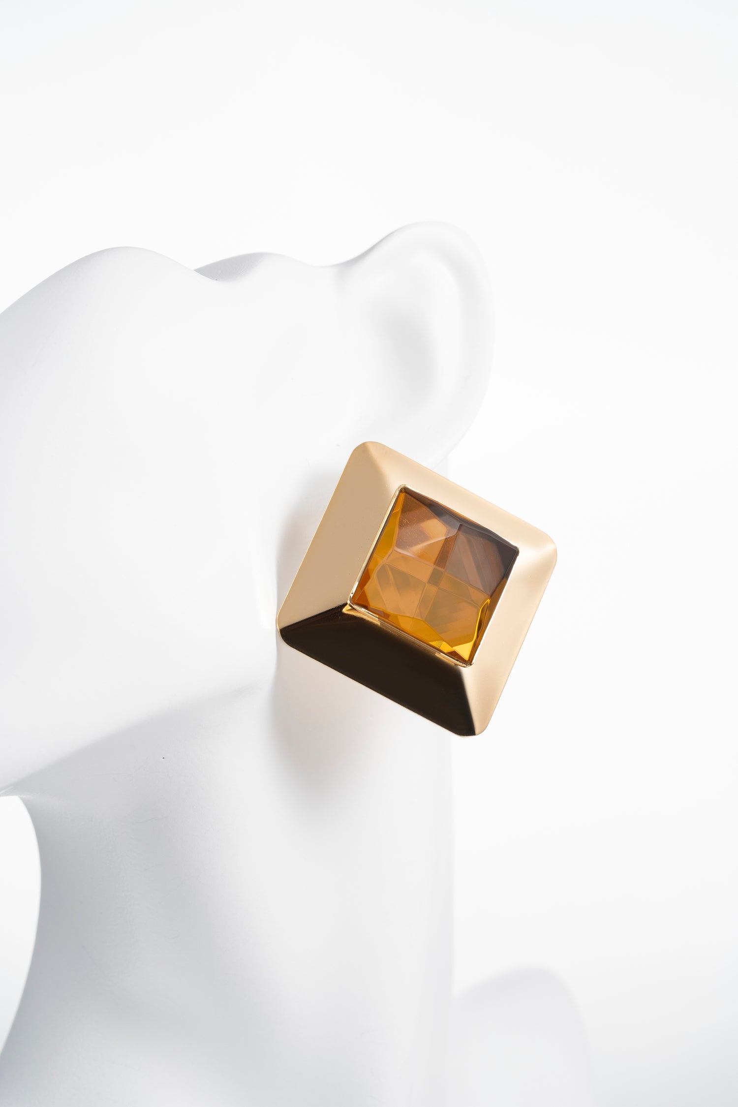 Orecchini con Cristallo Ambra e Cornice Geometrica Golden Ember