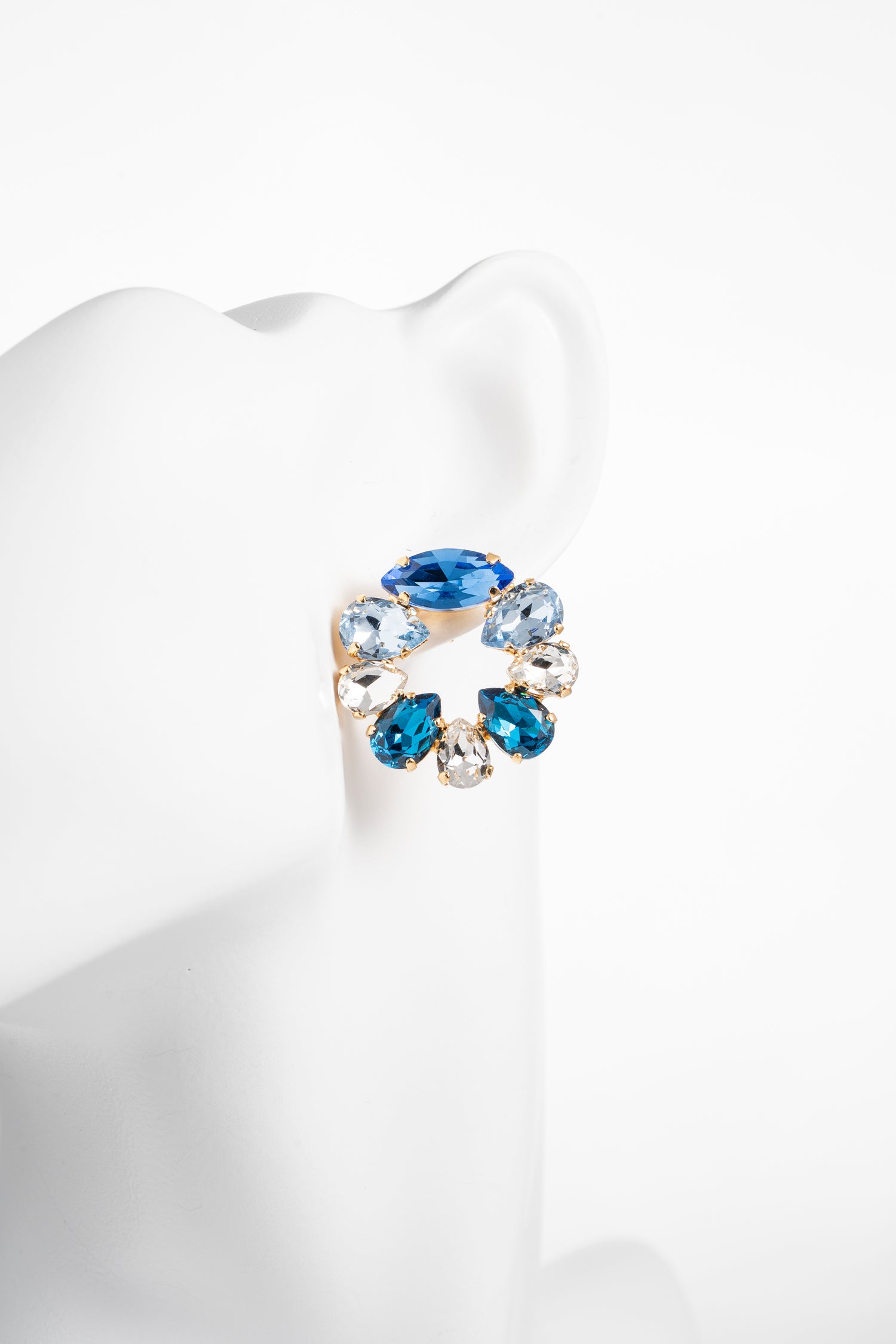 Orecchini a Cerchio con Cristalli nei Toni del Blu Ocean Halo