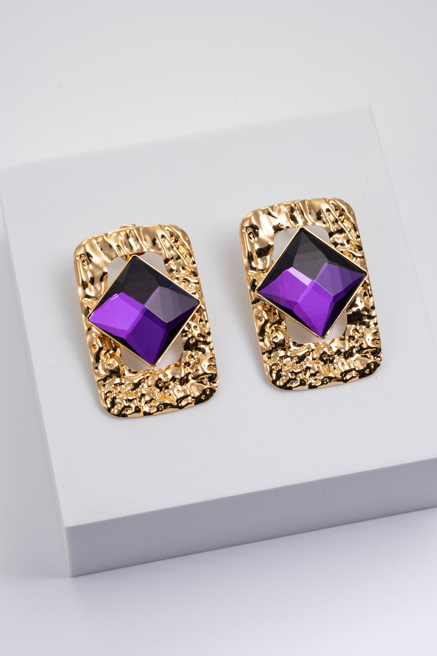 Orecchini Oro Martellato con Pietra Amethysta Kora